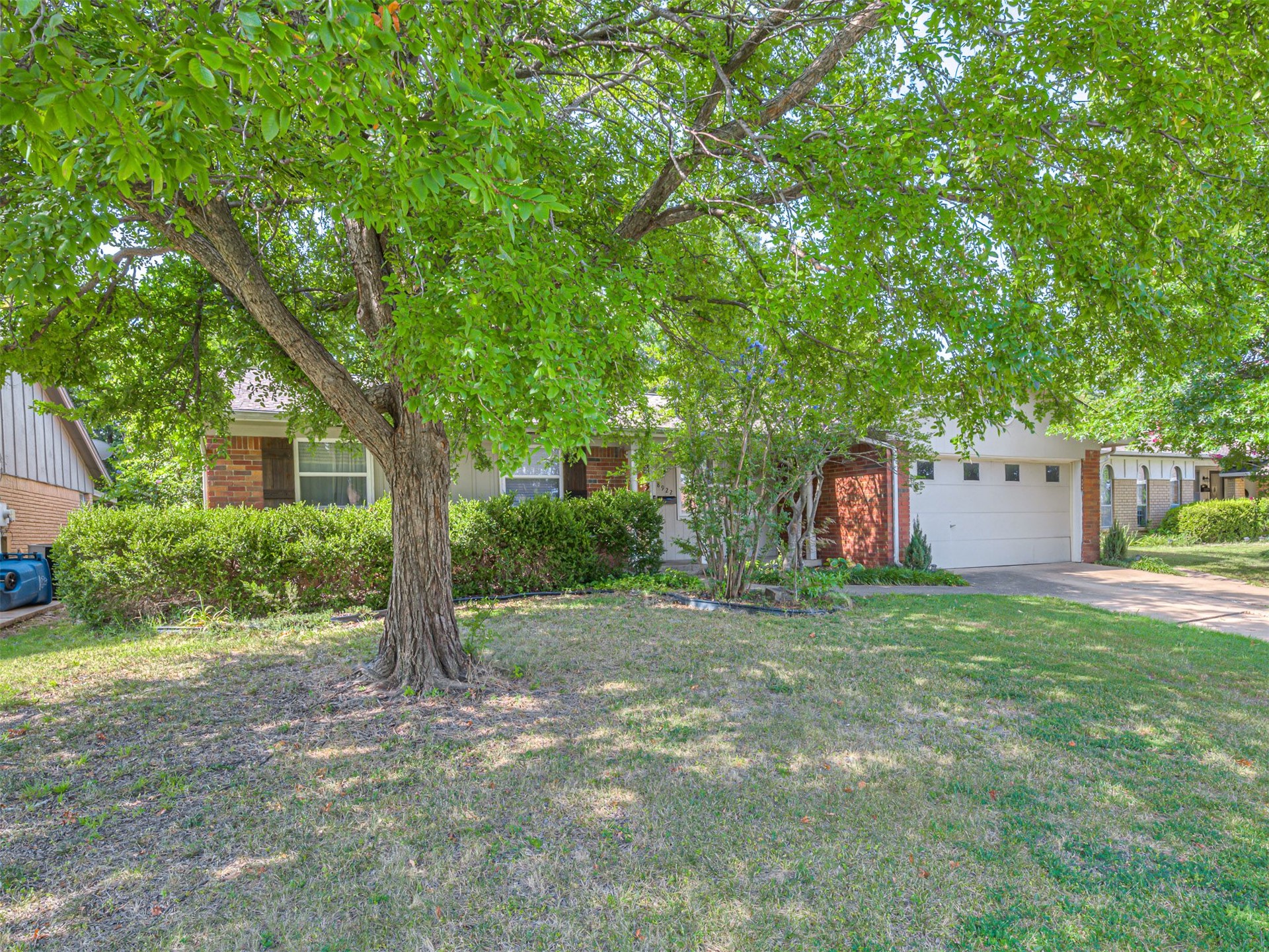 8922 E 49th Place Tulsa OK 74145