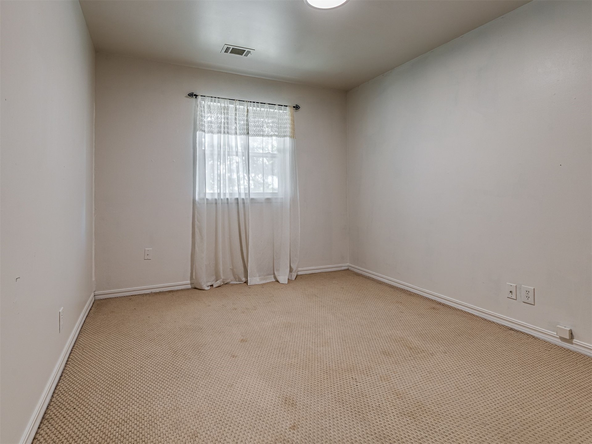 8922 E 49th Place Tulsa OK 74145