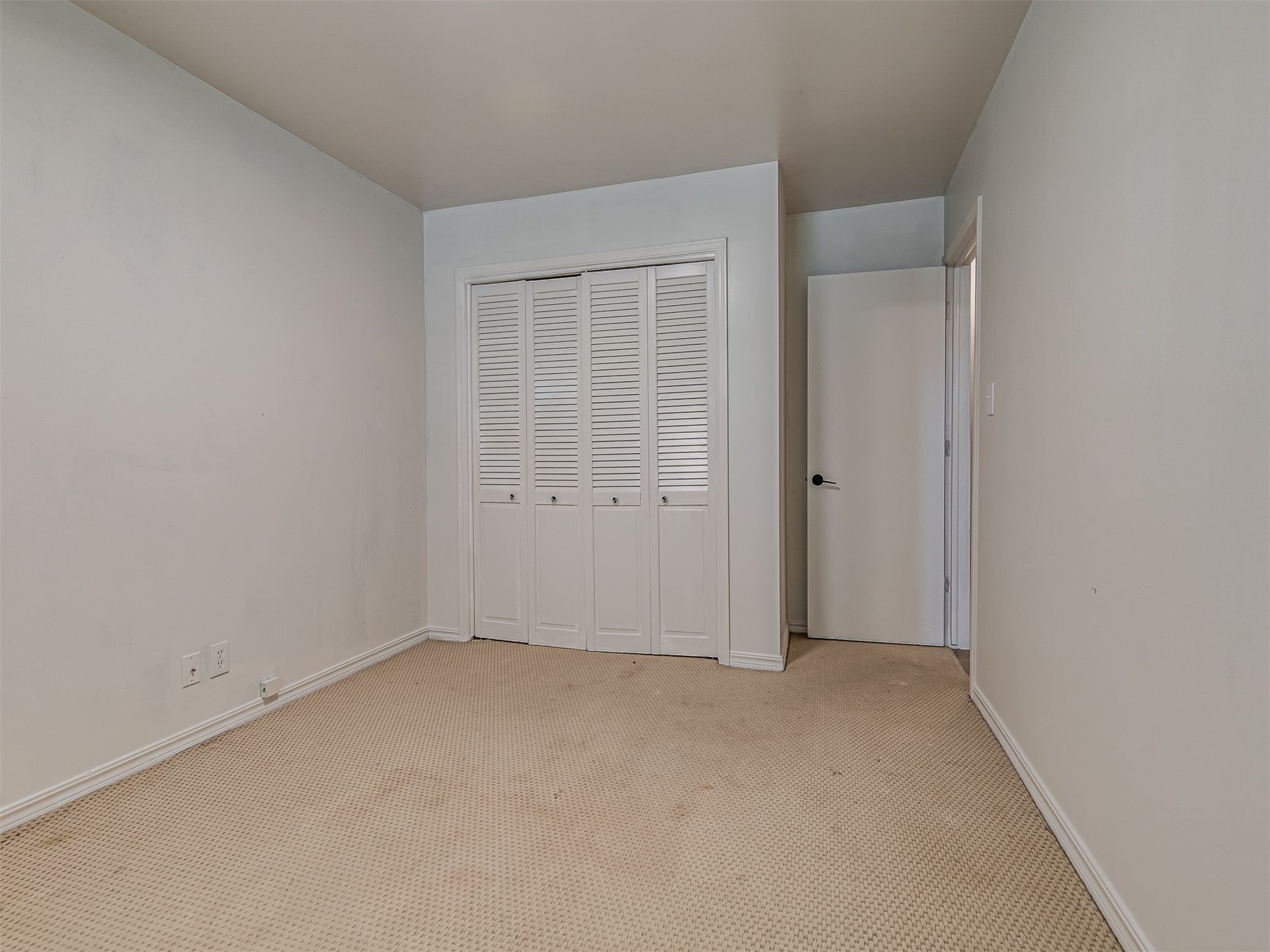 8922 E 49th Place Tulsa OK 74145