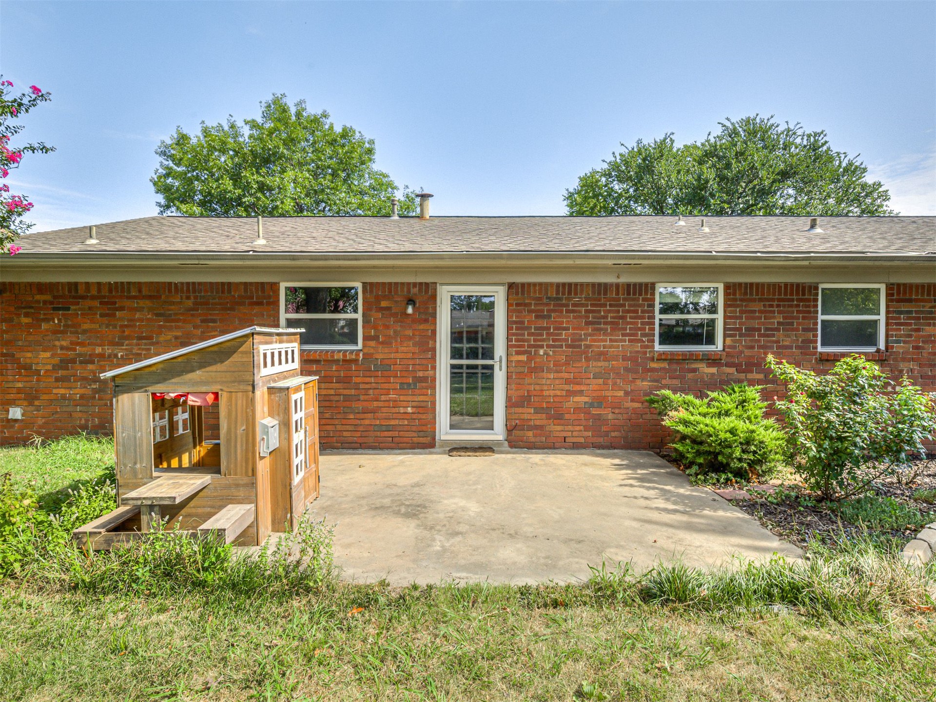 8922 E 49th Place Tulsa OK 74145