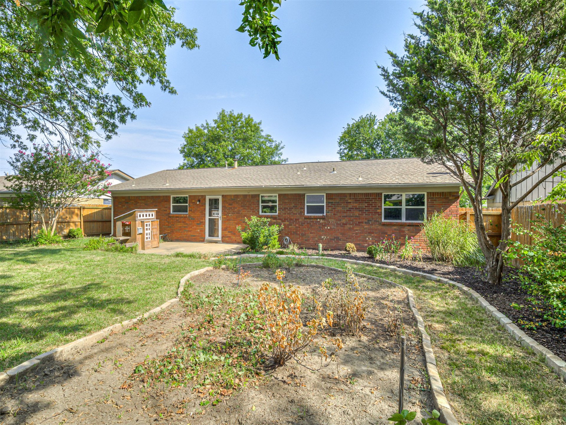 8922 E 49th Place Tulsa OK 74145