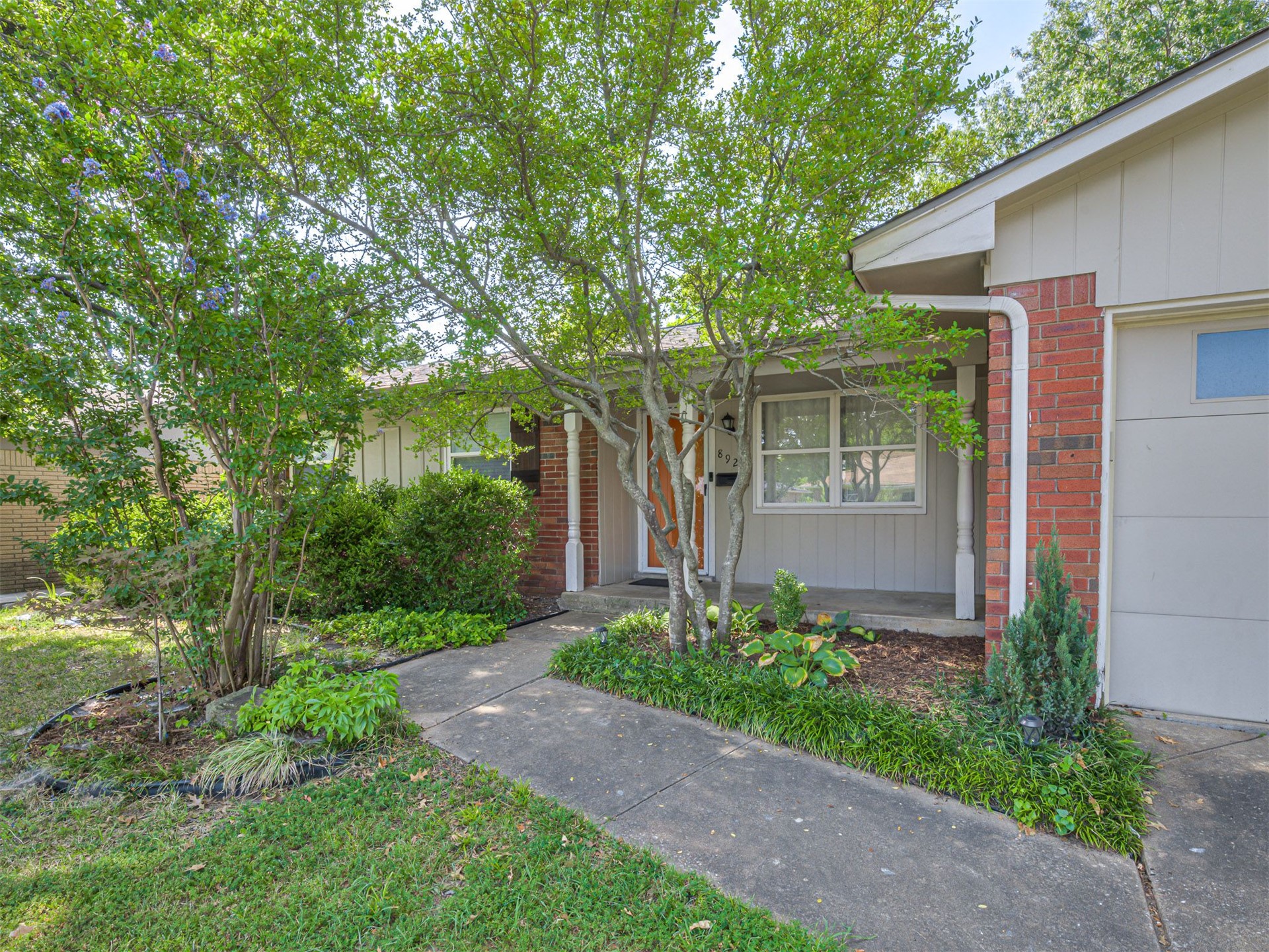8922 E 49th Place Tulsa OK 74145