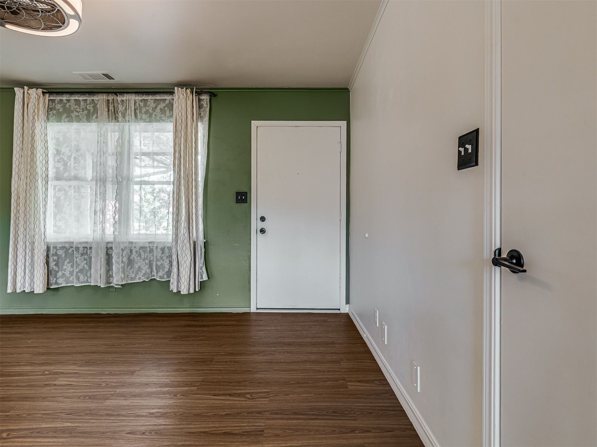 8922 E 49th Place Tulsa OK 74145