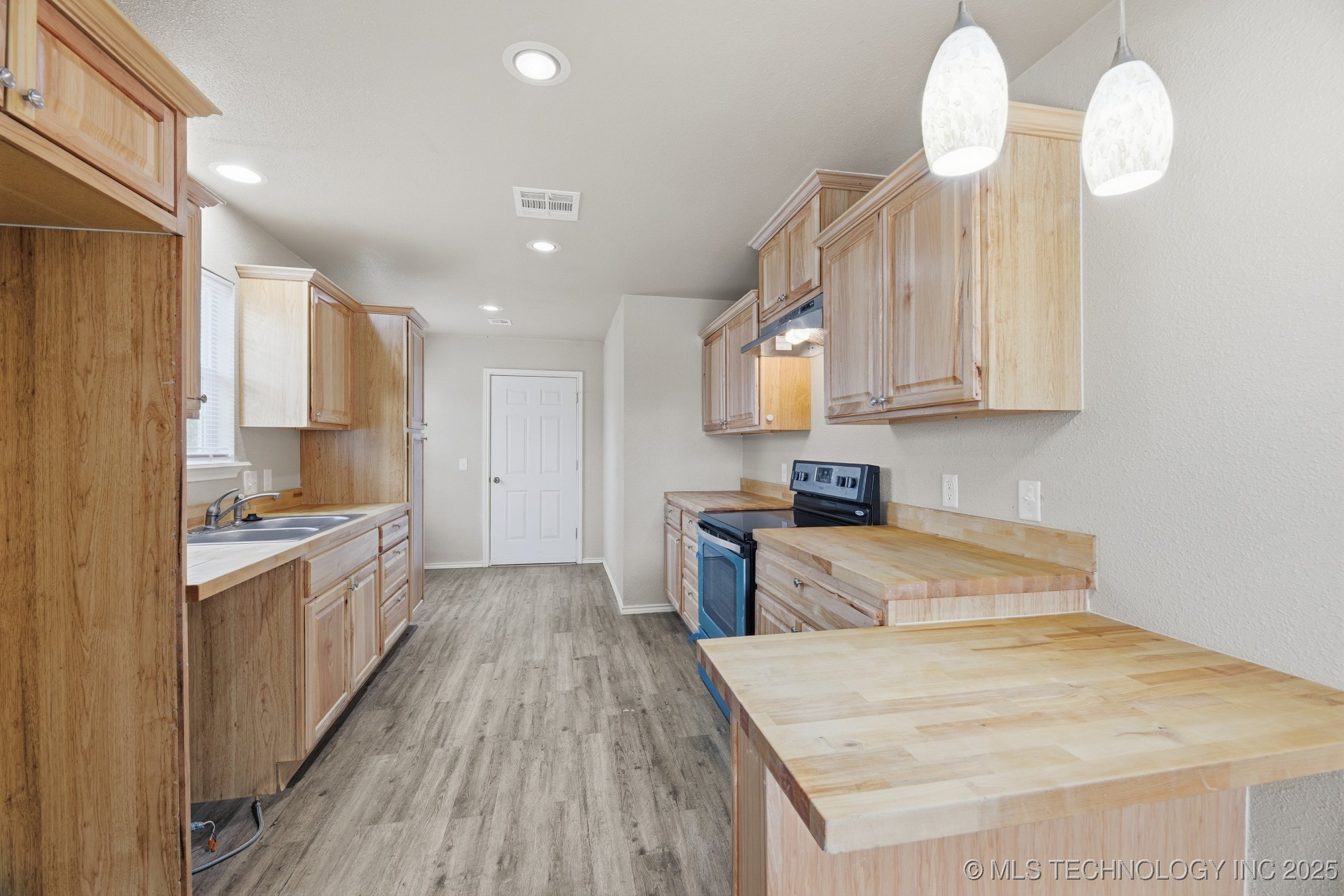 118 W 4th Street Oilton OK 74052