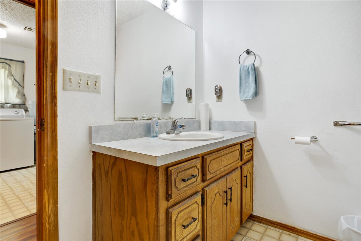 206 N 5th Street Milburn OK 73450