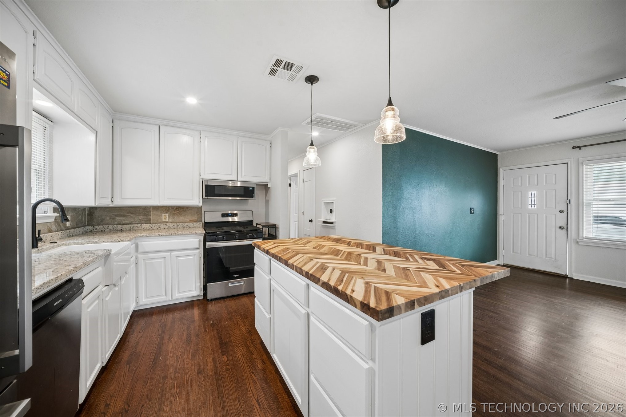 6207 E Newton Street Tulsa OK 74115