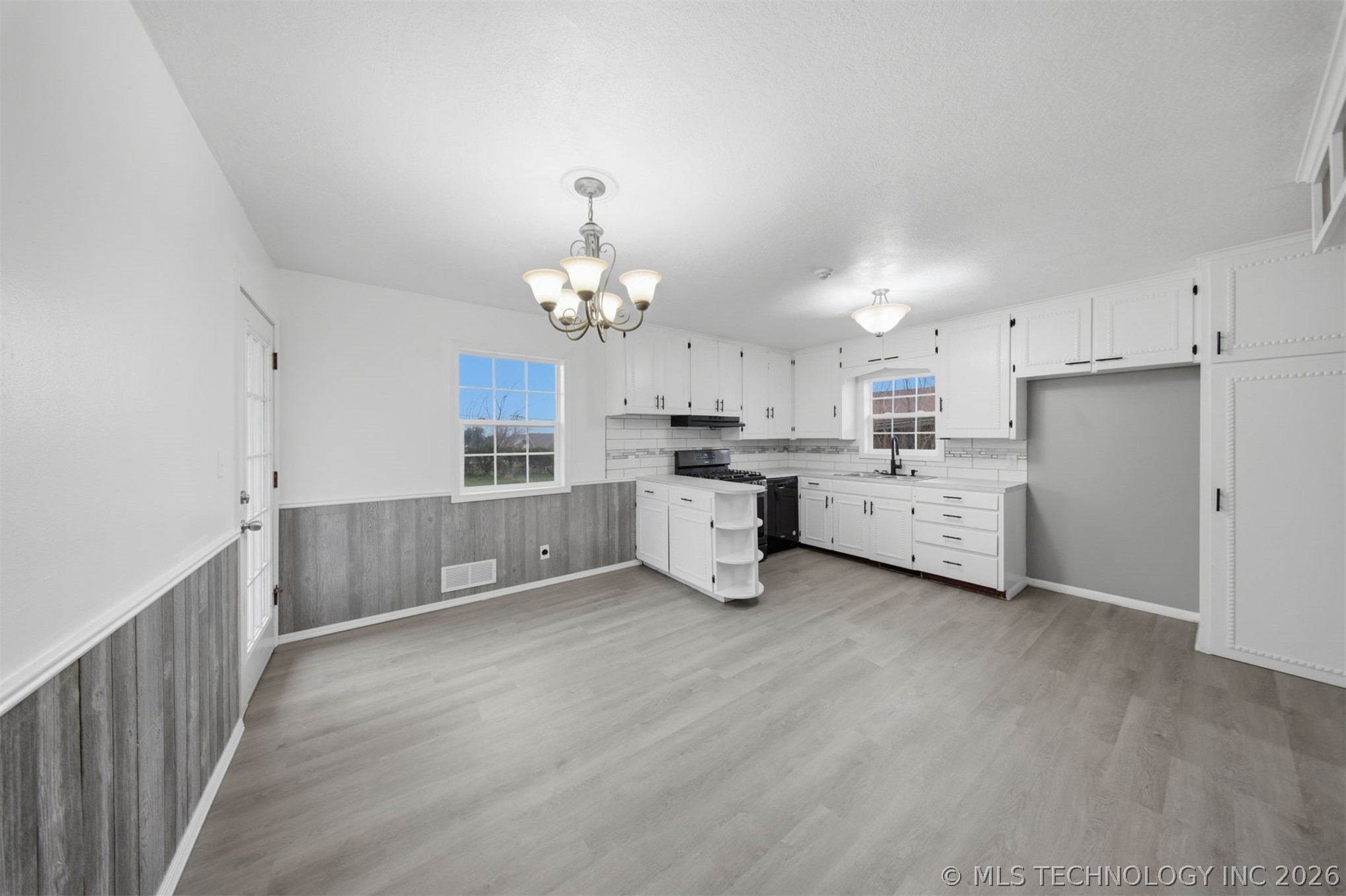 1441 E Cherry Street Cushing OK 74023