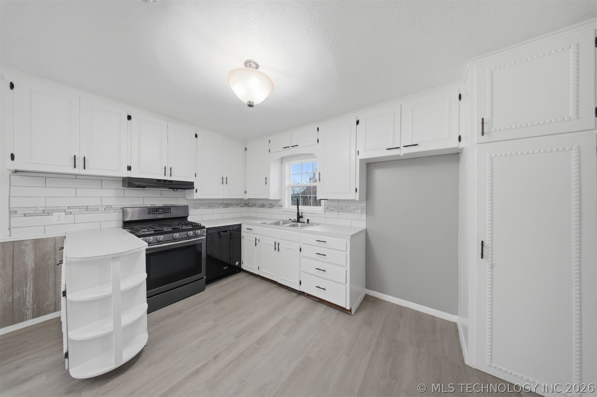 1441 E Cherry Street Cushing OK 74023