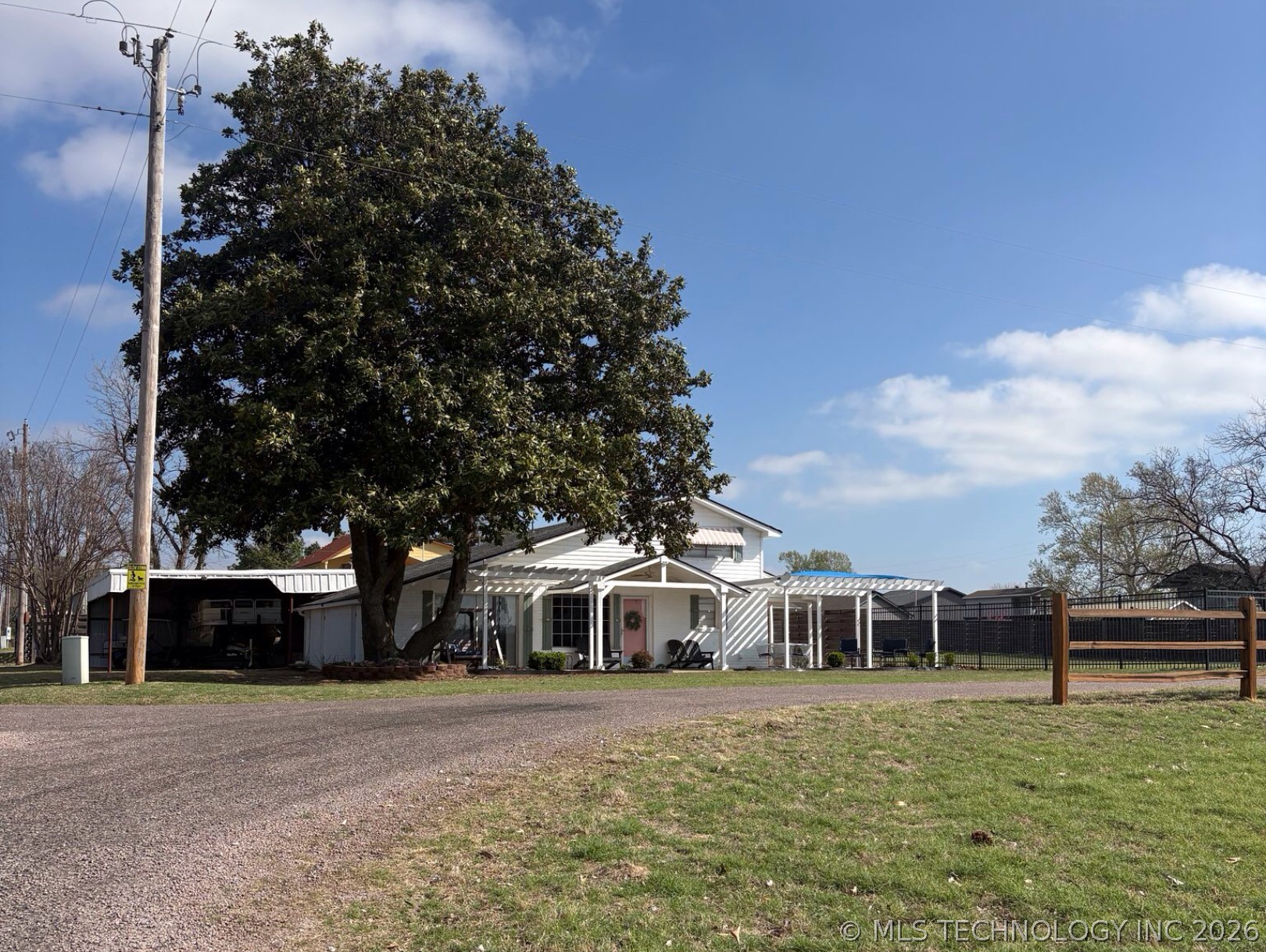 1498 Wagon Train Road Kingston OK 73439