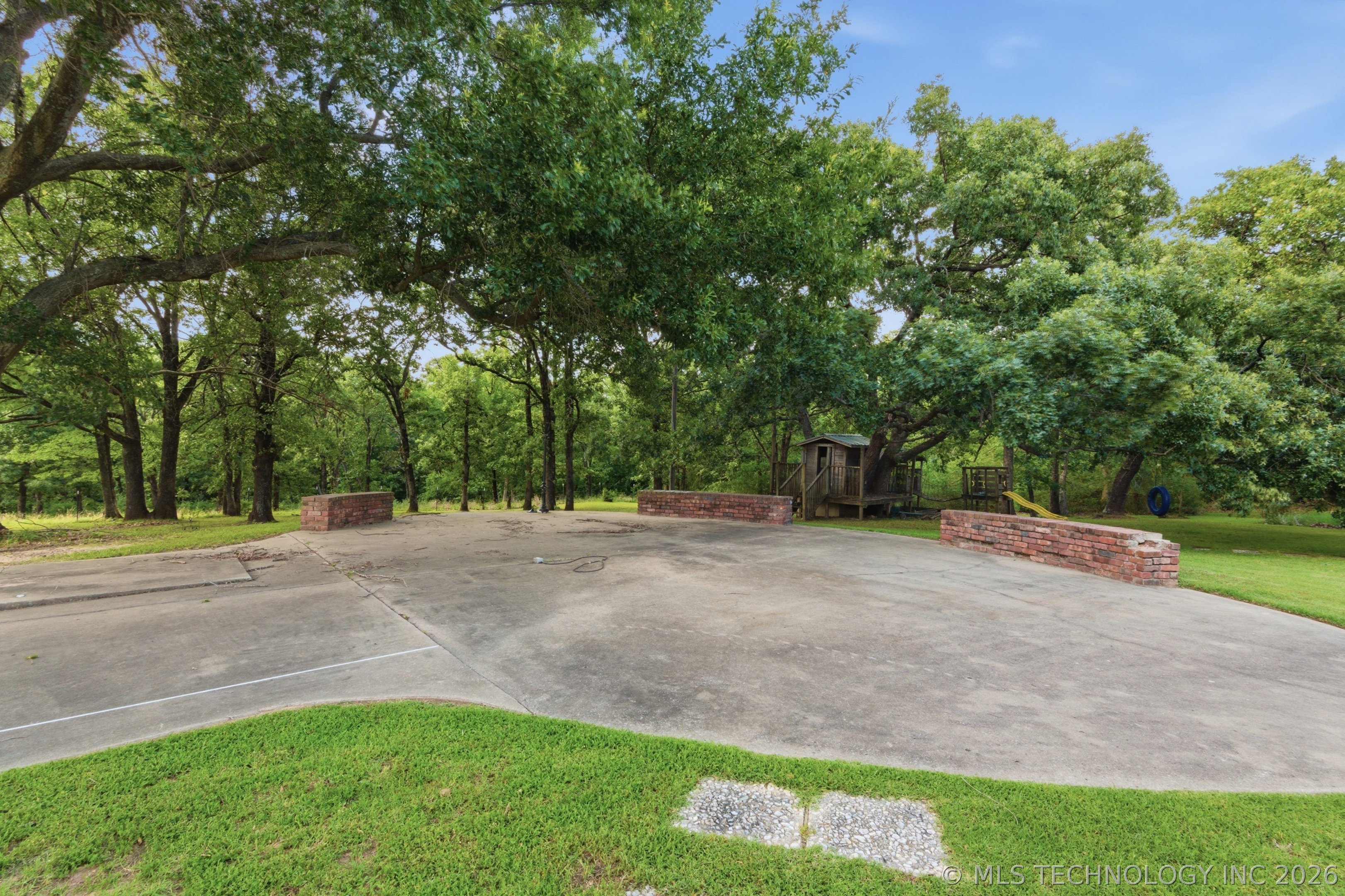 631 Rolling Oaks Place Muskogee OK 74401