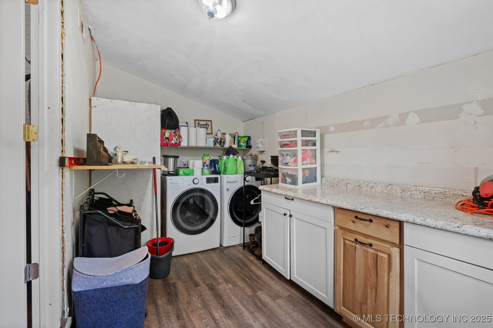 901 W Cherokee Jay OK 74346