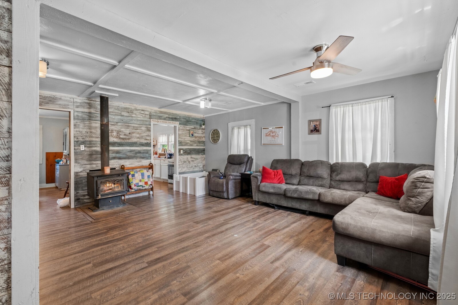 901 W Cherokee Jay OK 74346