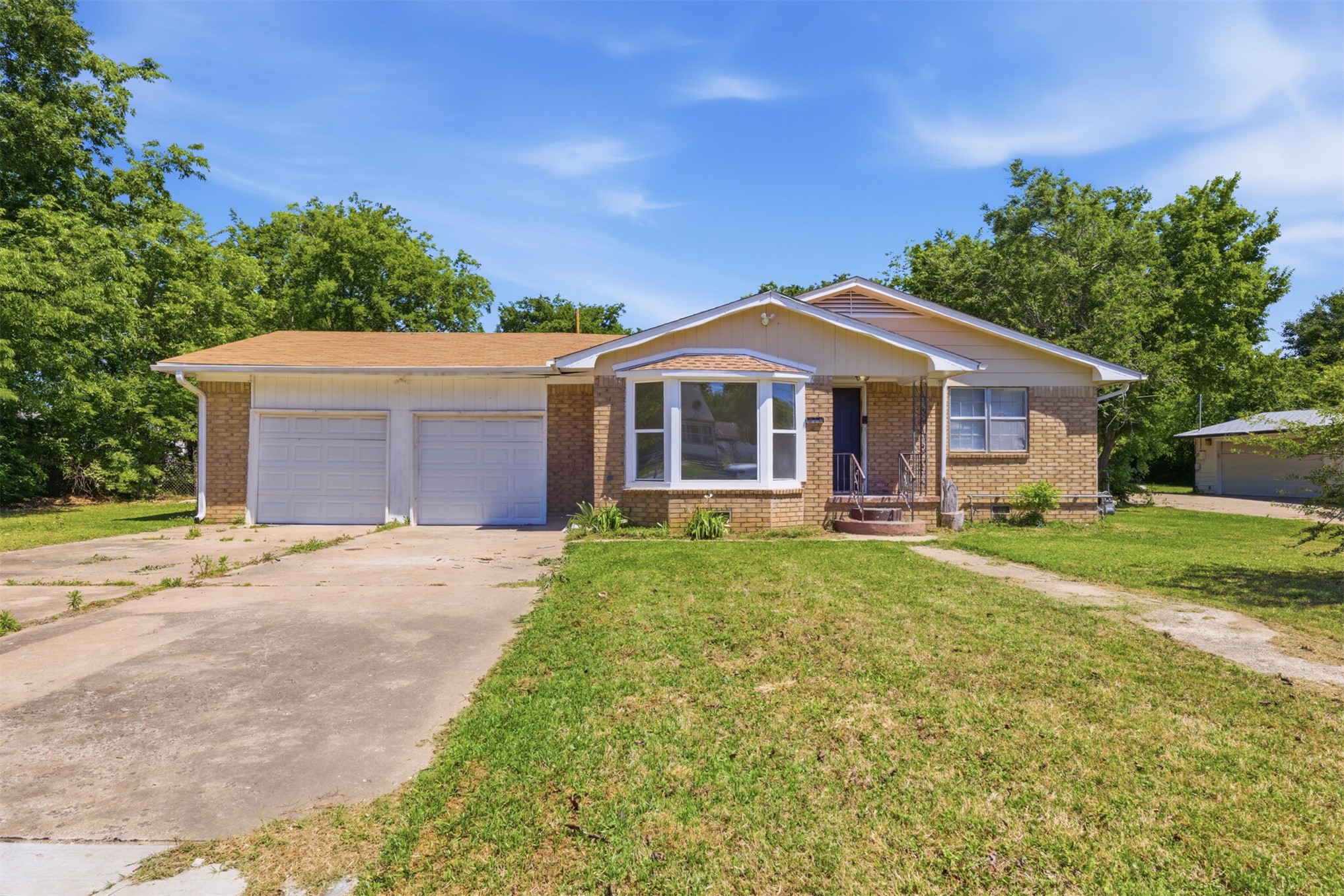 313 E Woodrow Place Tulsa OK 74106