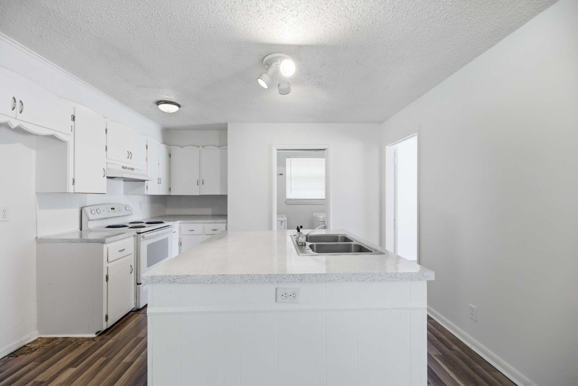 313 E Woodrow Place Tulsa OK 74106