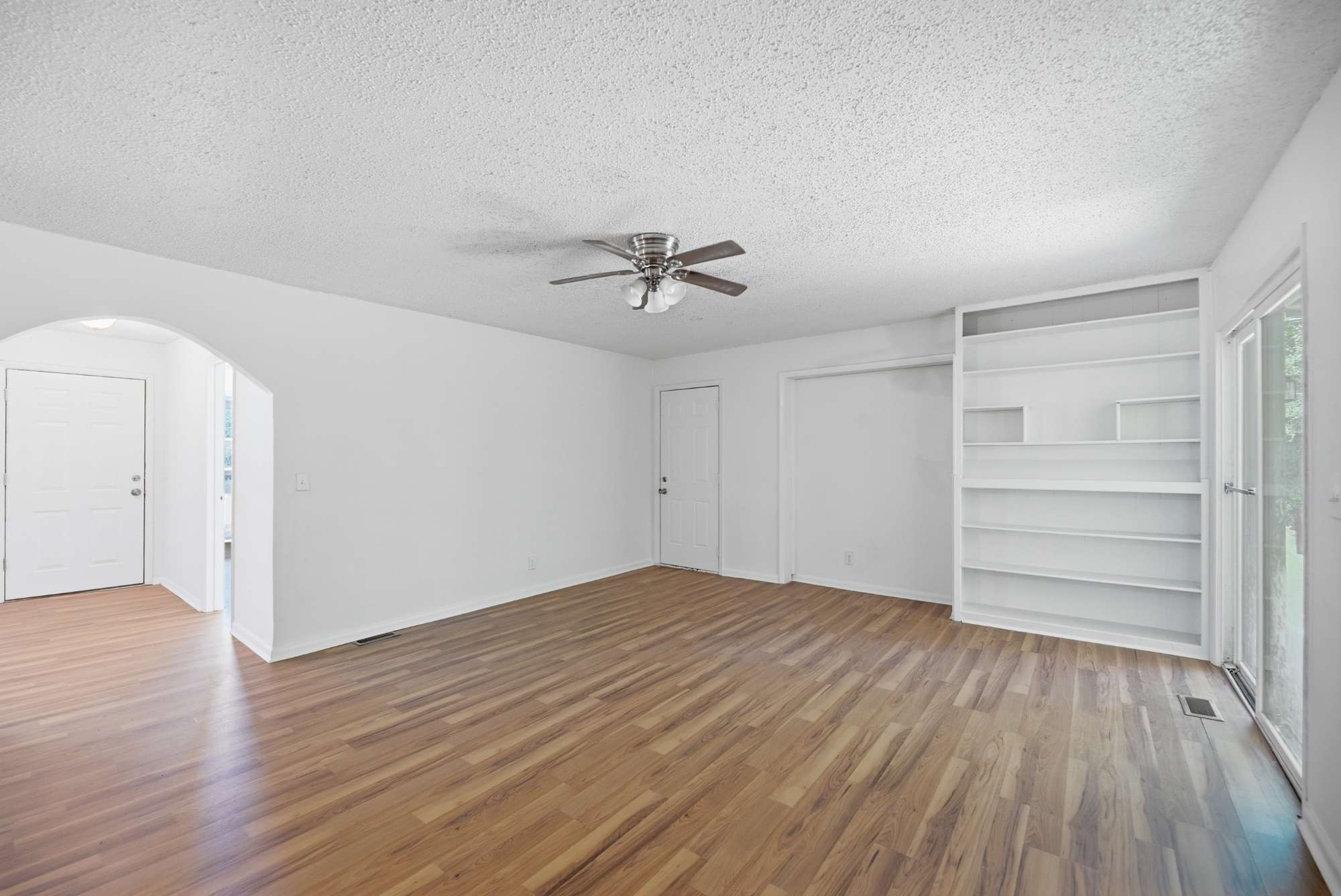 313 E Woodrow Place Tulsa OK 74106