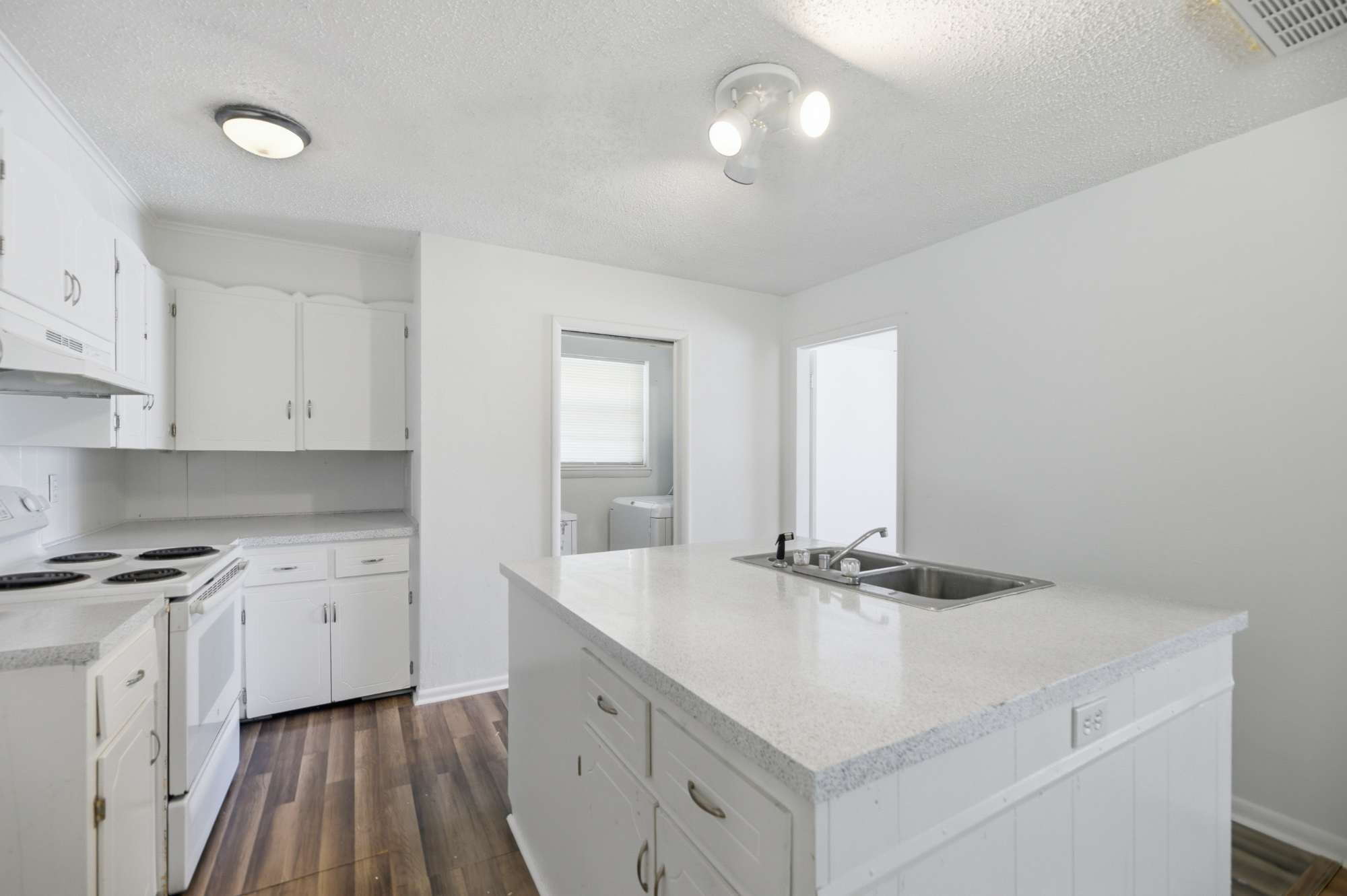 313 E Woodrow Place Tulsa OK 74106