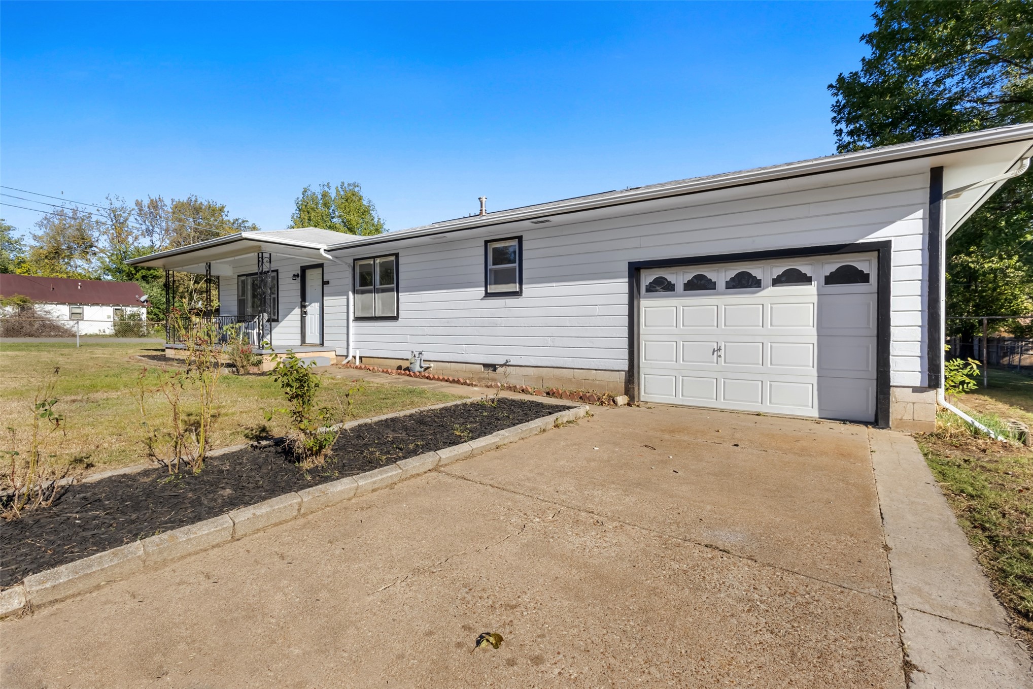 619 W Knisley Checotah OK 74426