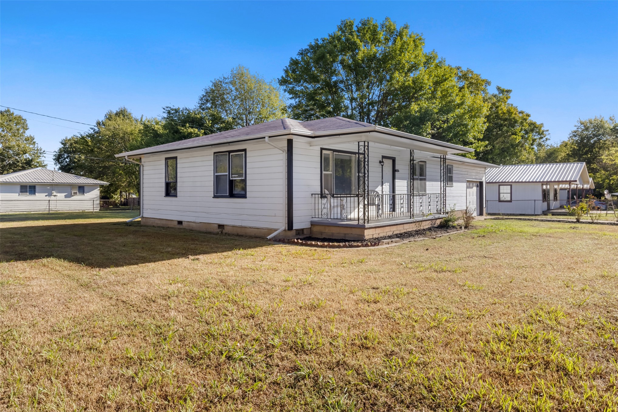 619 W Knisley Checotah OK 74426