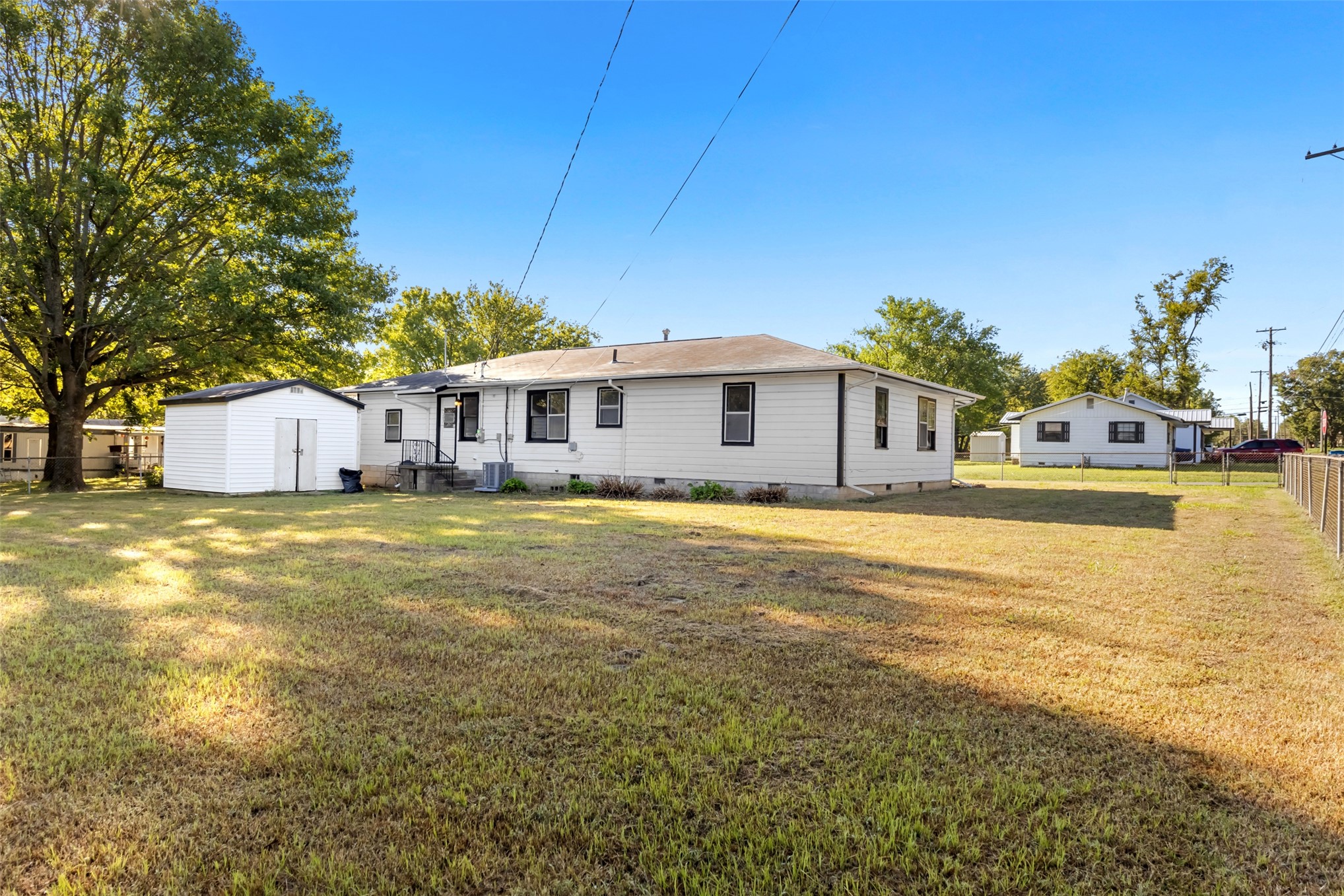 619 W Knisley Checotah OK 74426