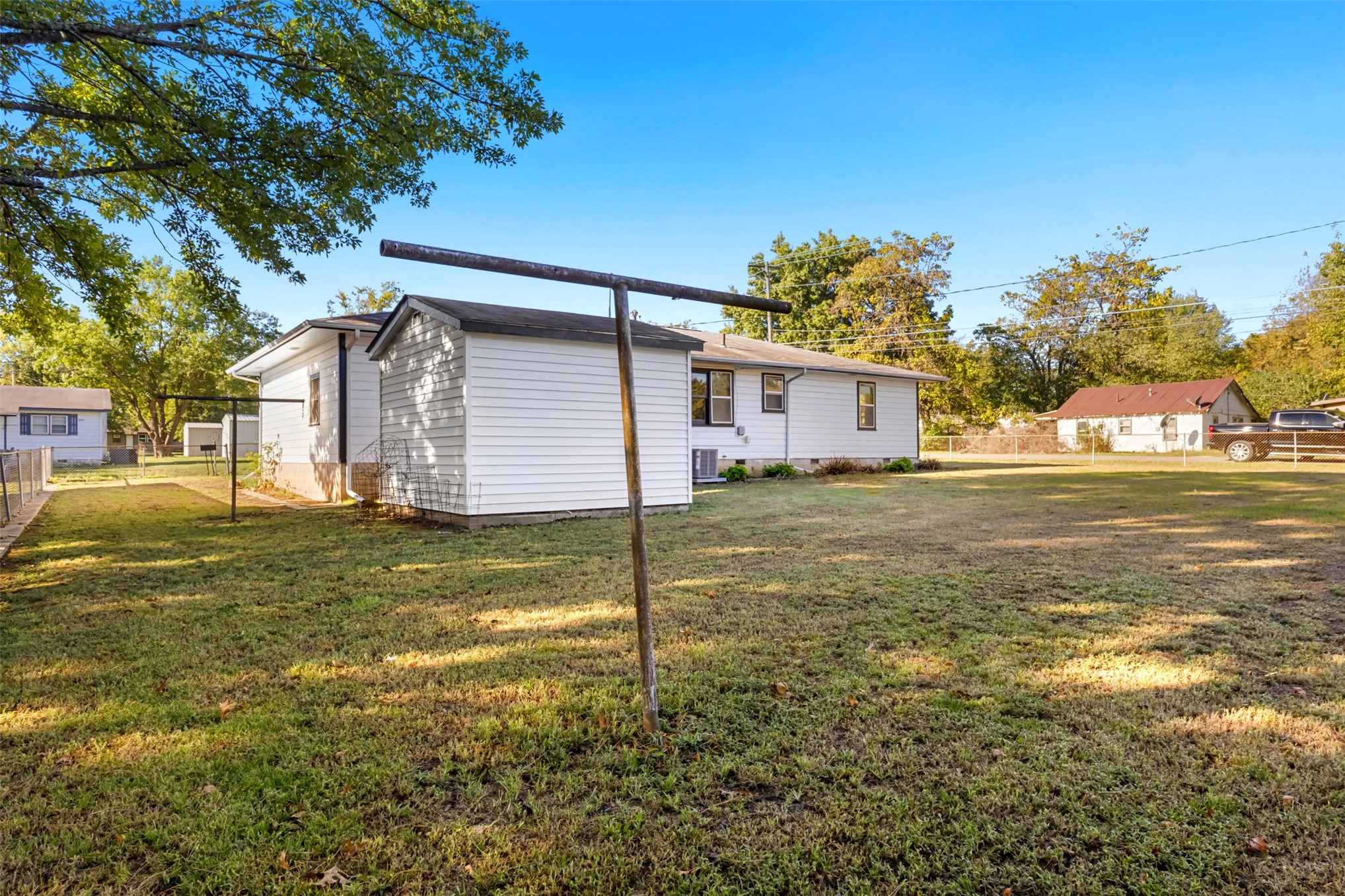 619 W Knisley Checotah OK 74426