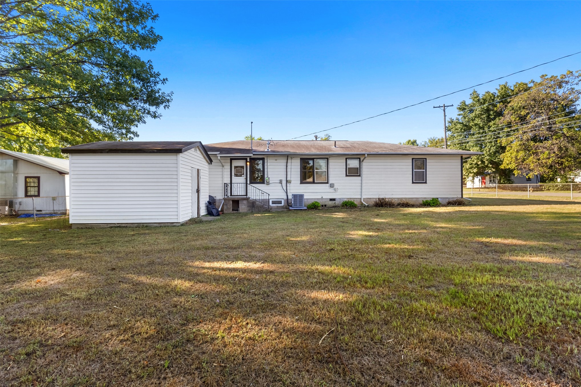 619 W Knisley Checotah OK 74426