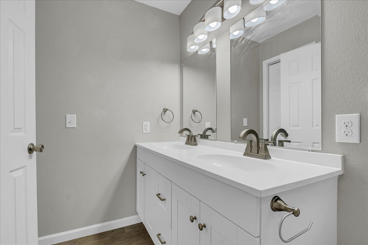4107 W 56th Place Tulsa OK 74107