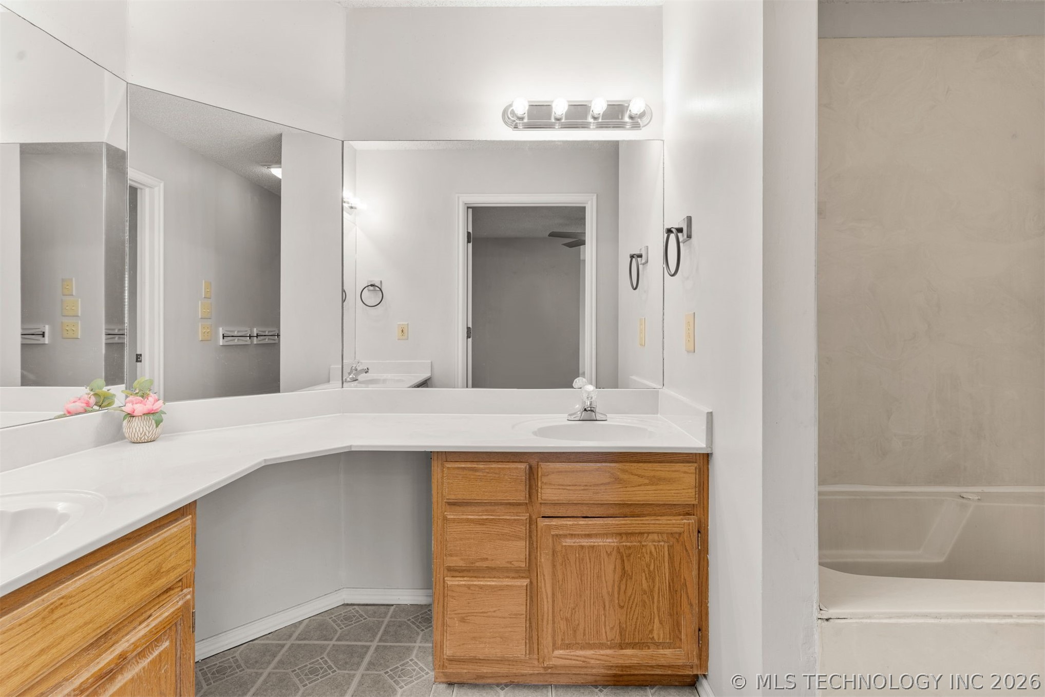 2317 SW Quail Run Drive Claremore OK 74019