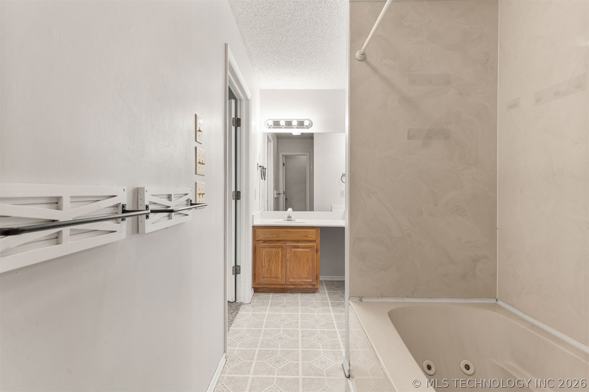 2317 SW Quail Run Drive Claremore OK 74019