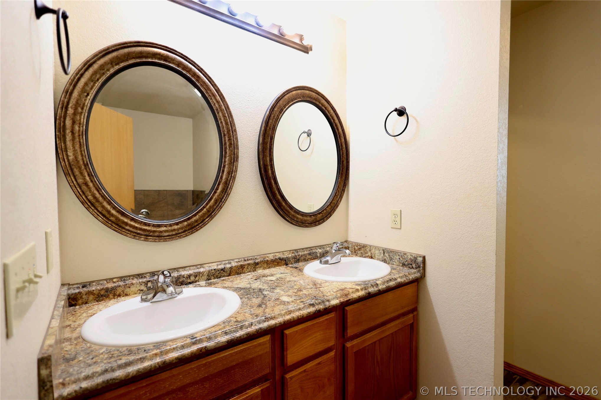 2211 Hines Sulphur OK 73086