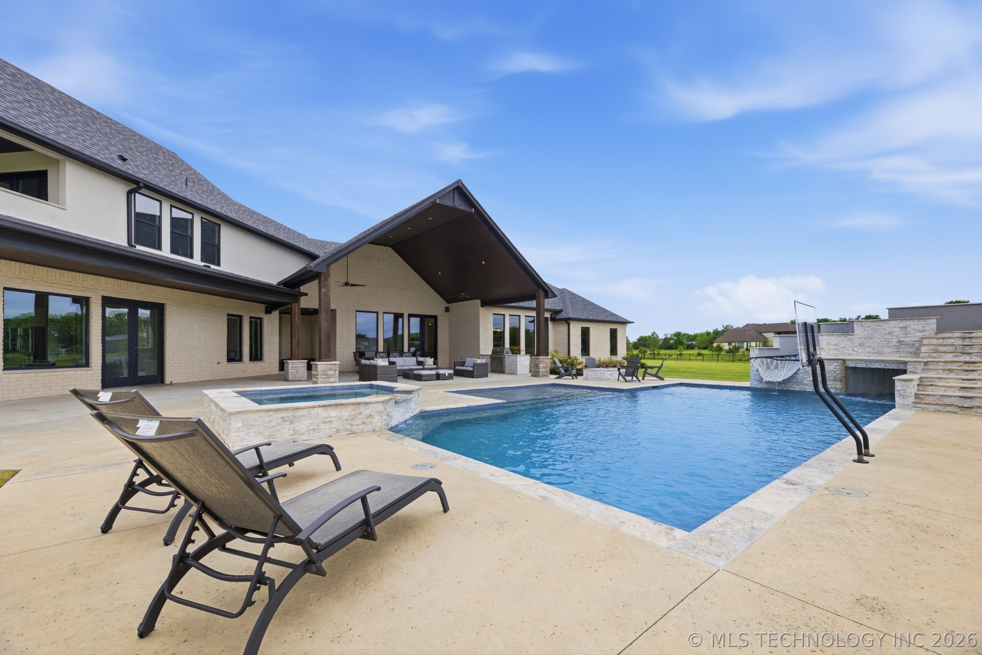 16924 S 31st East Avenue Mounds OK 74047