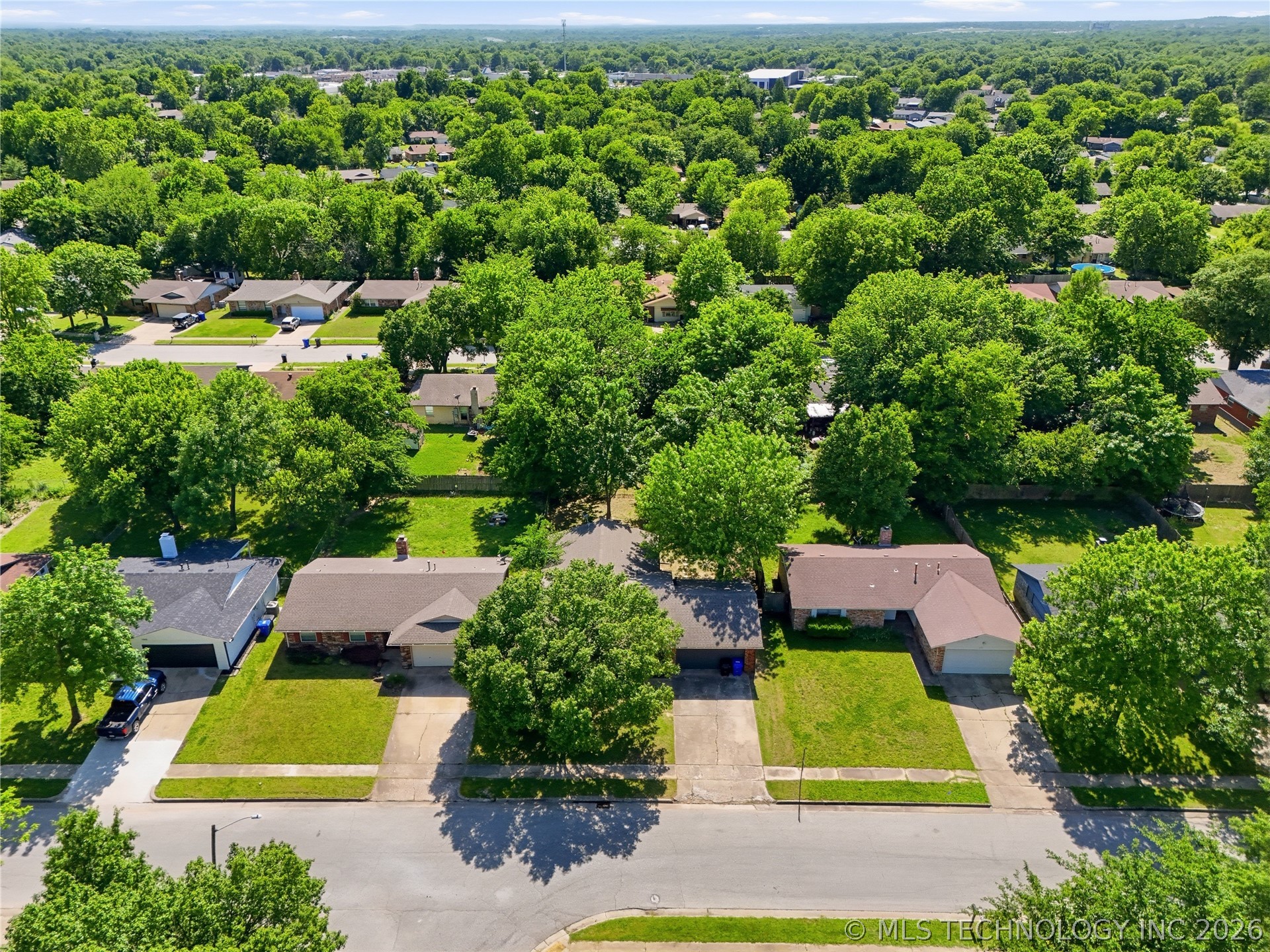 1636 S Pine Avenue Broken Arrow OK 74012