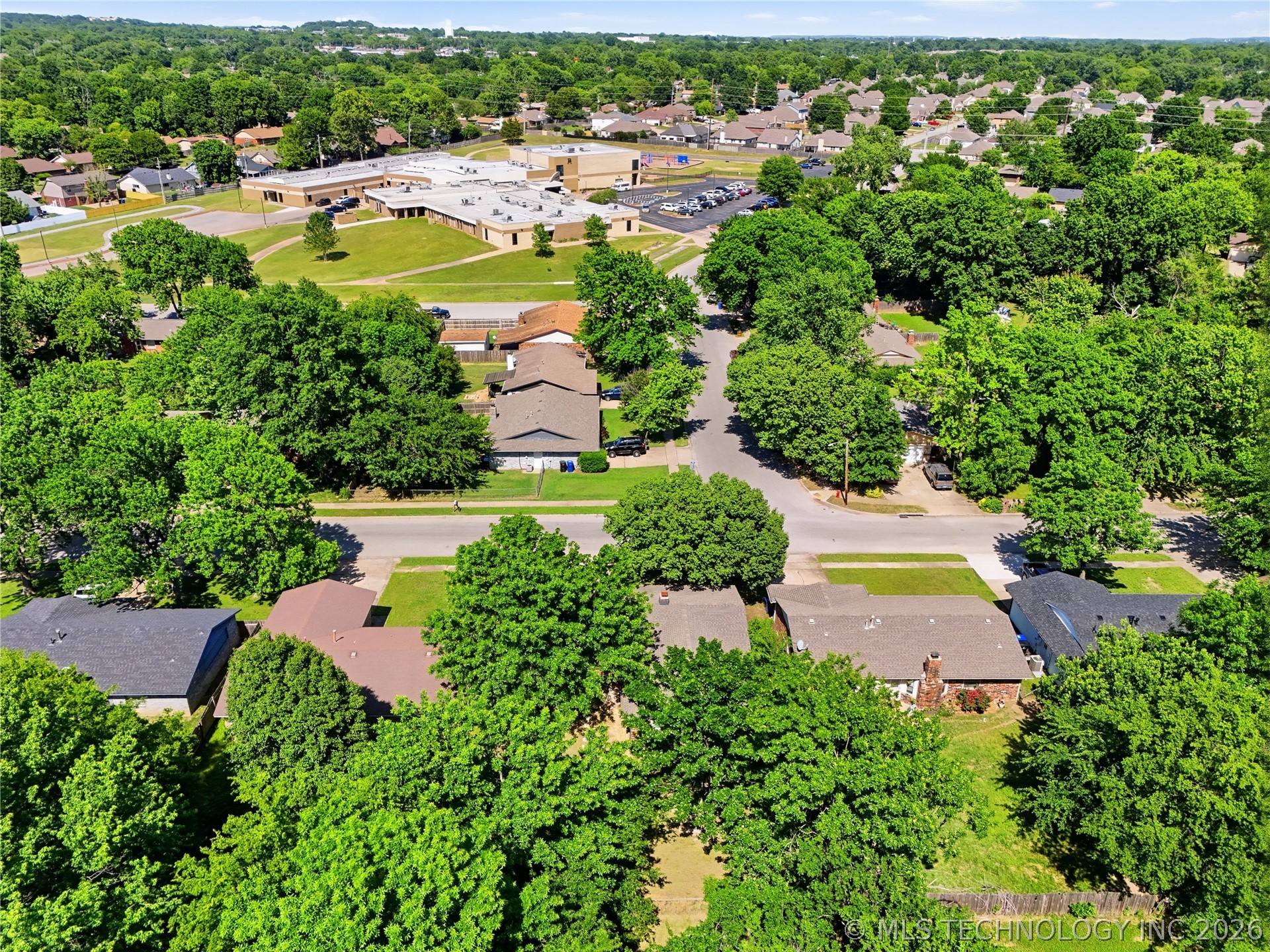1636 S Pine Avenue Broken Arrow OK 74012