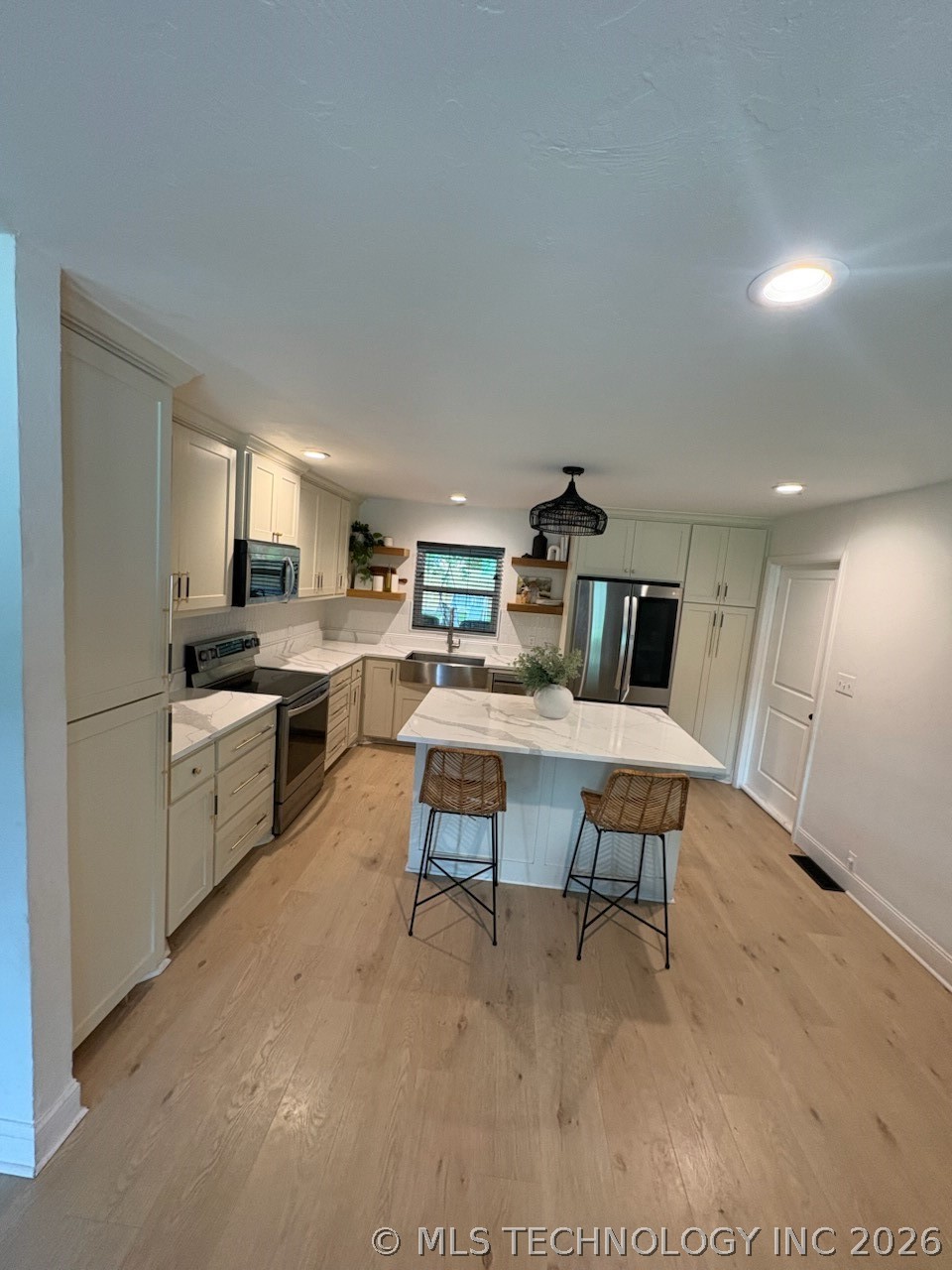 103 N Sunset Madill OK 73446