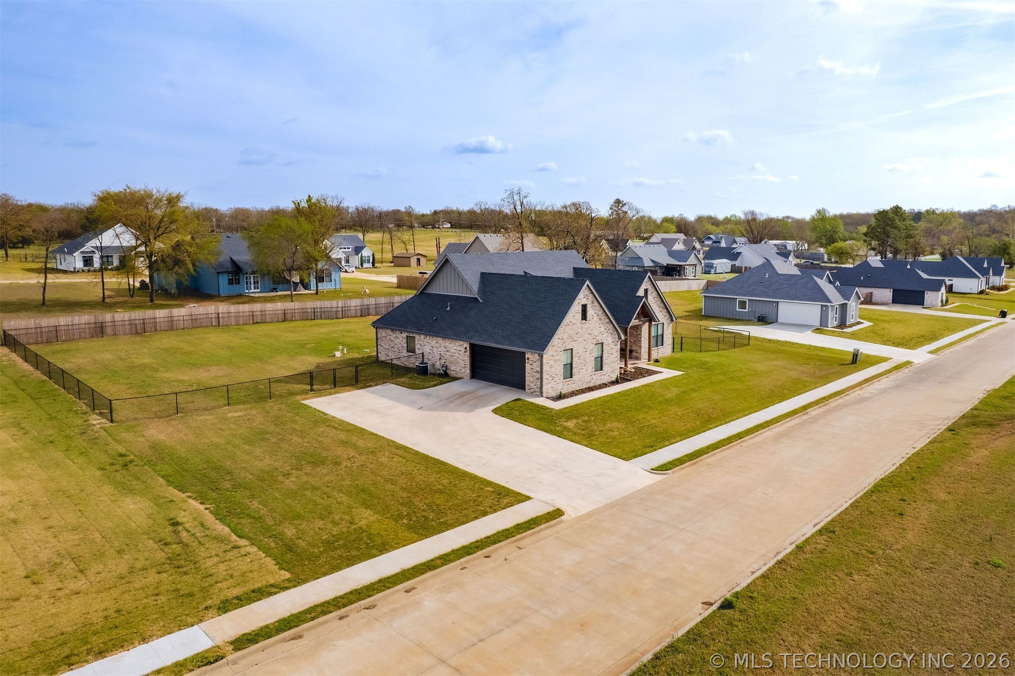 16860 W Sierra Tahlequah OK 74464
