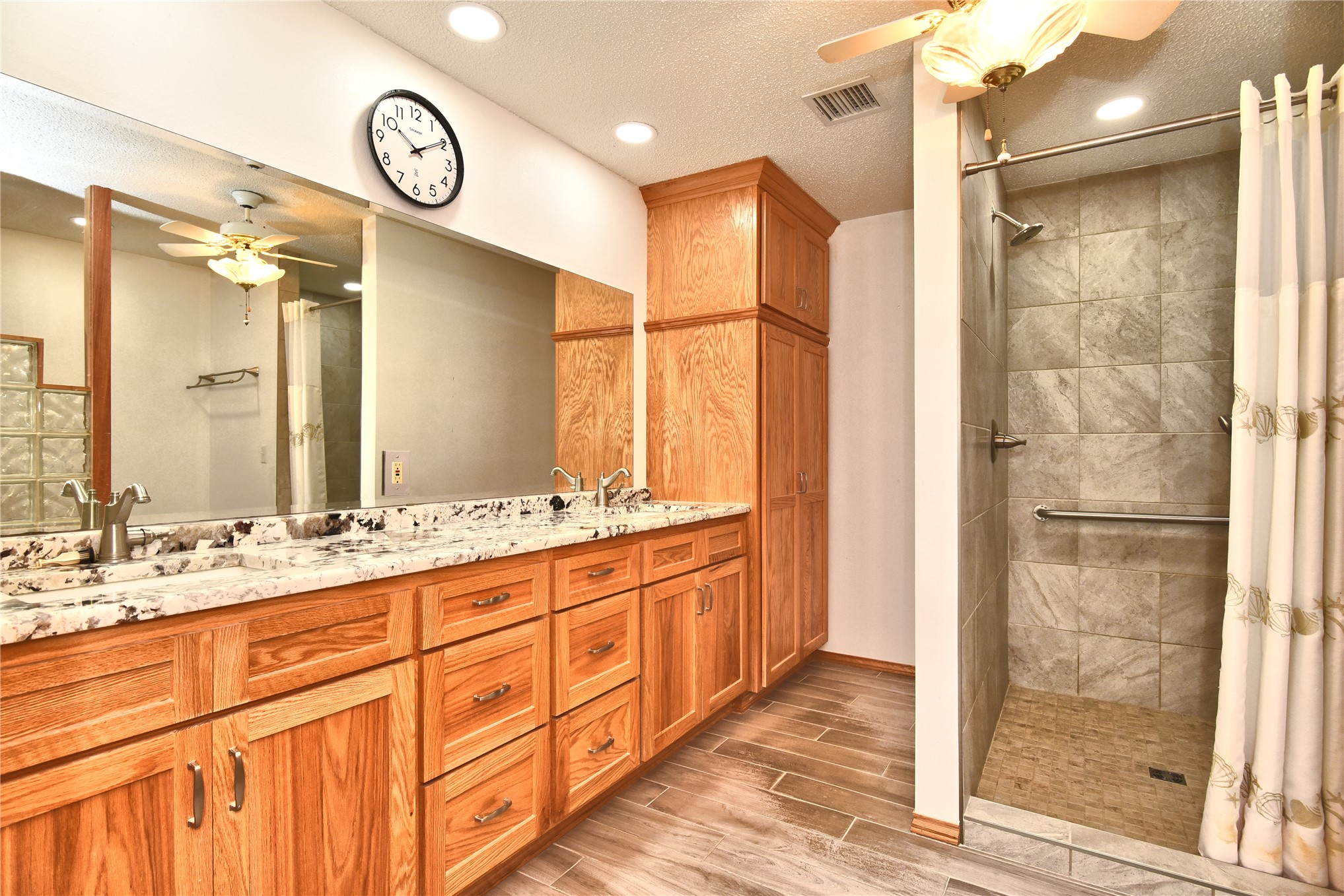 4355 S 61st Westavenue Tulsa OK 74107