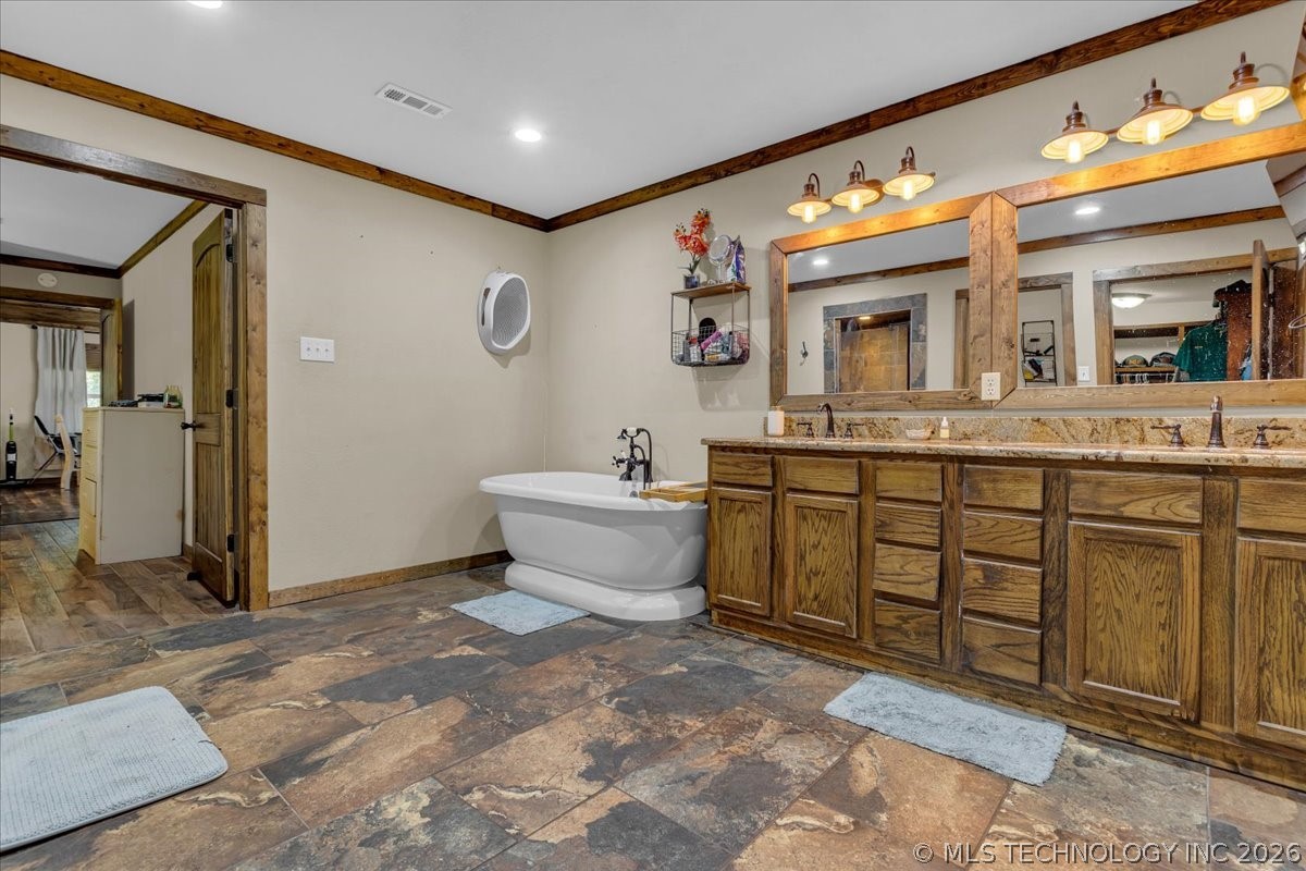 2087 Willafa Woods Cartwright OK 74731