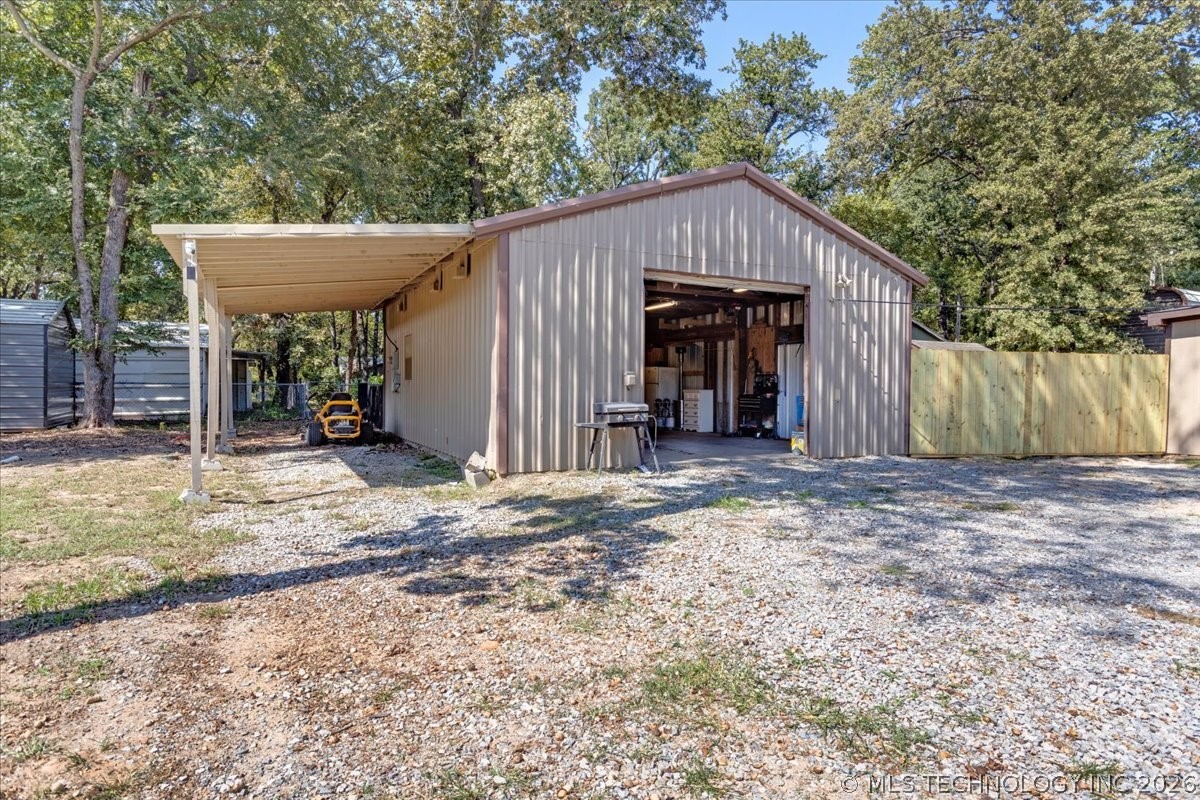 2087 Willafa Woods Cartwright OK 74731