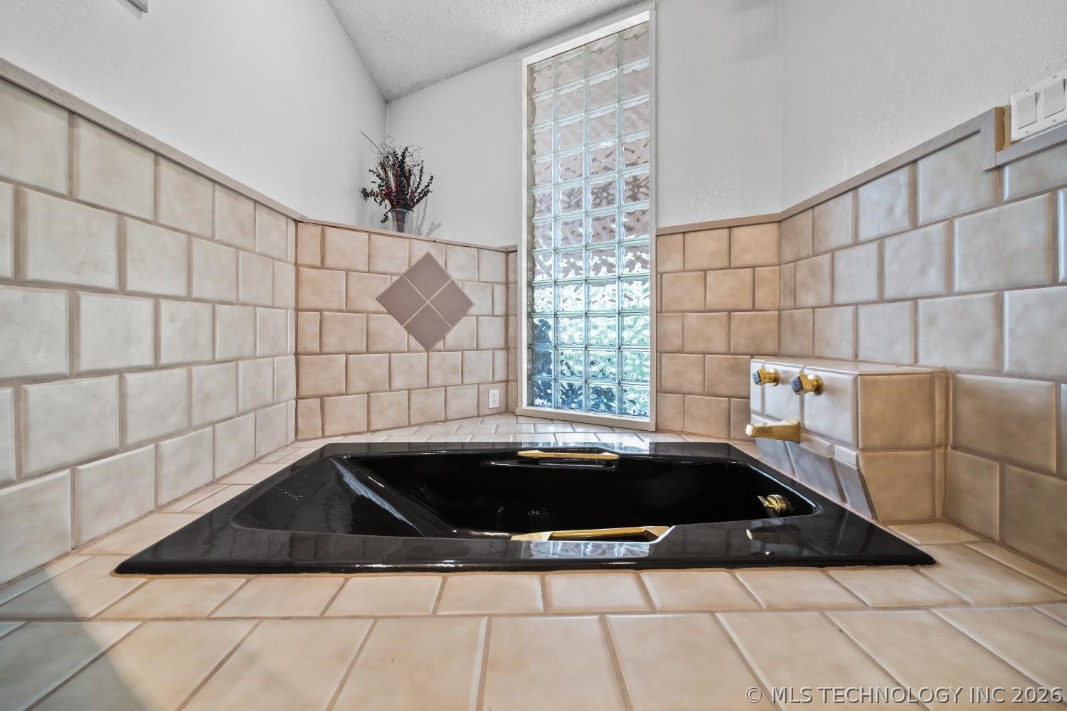 2229 N Cocomo Loop Mannford OK 74044