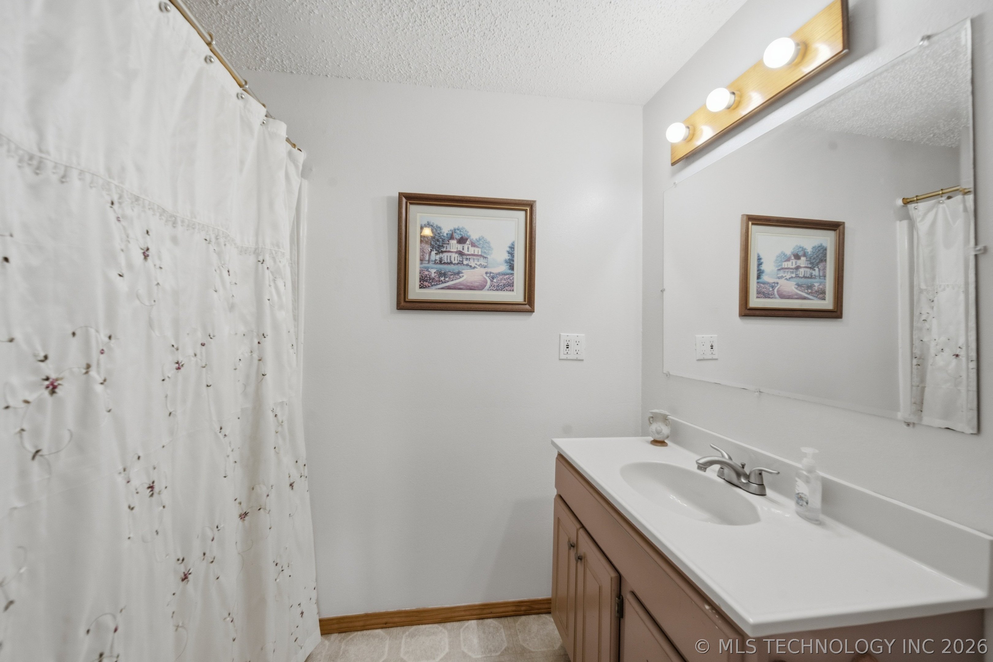 16610 S 4180 Road Claremore OK 74017