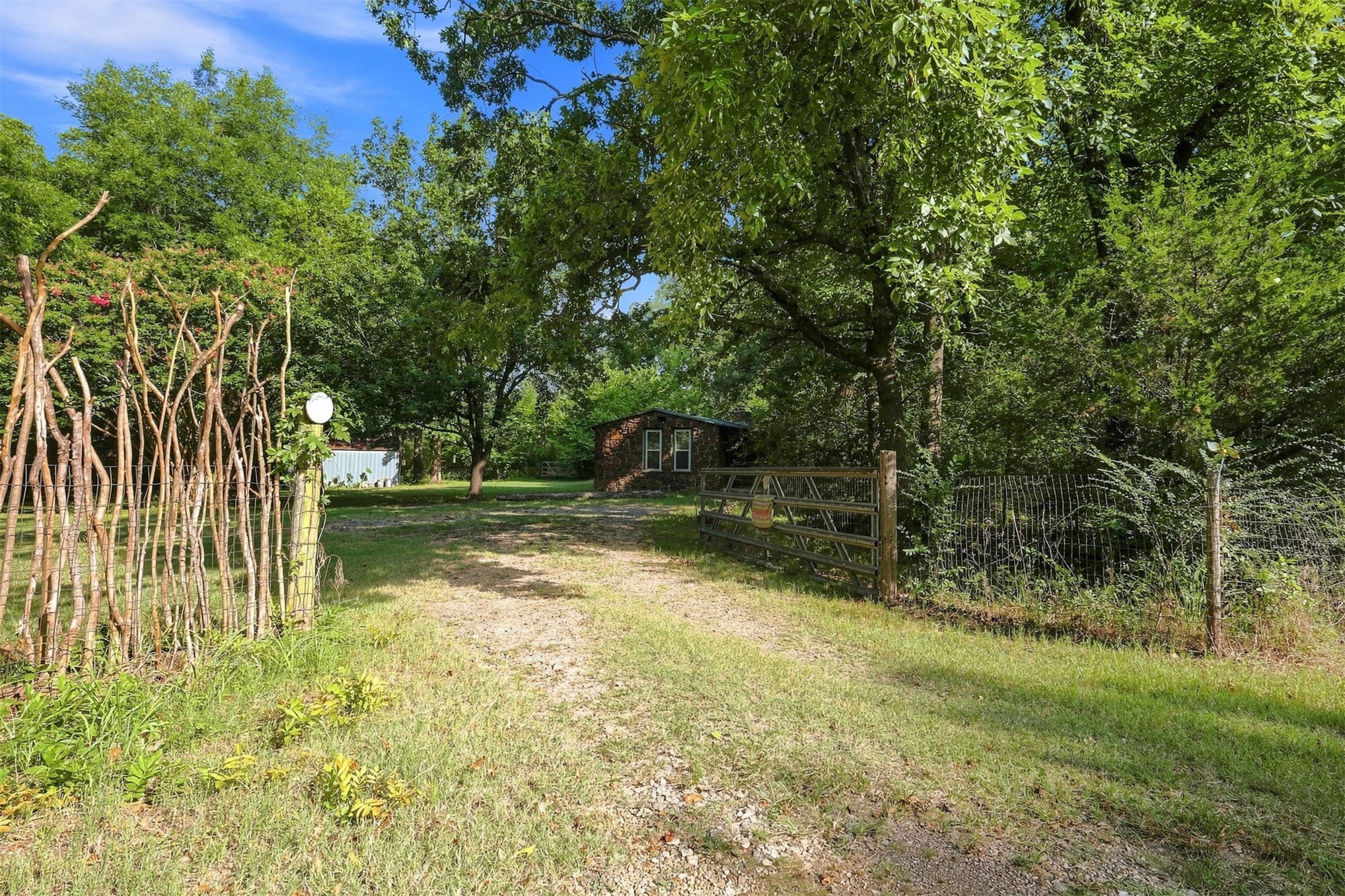 21243 W 898 Road Cookson OK 74427