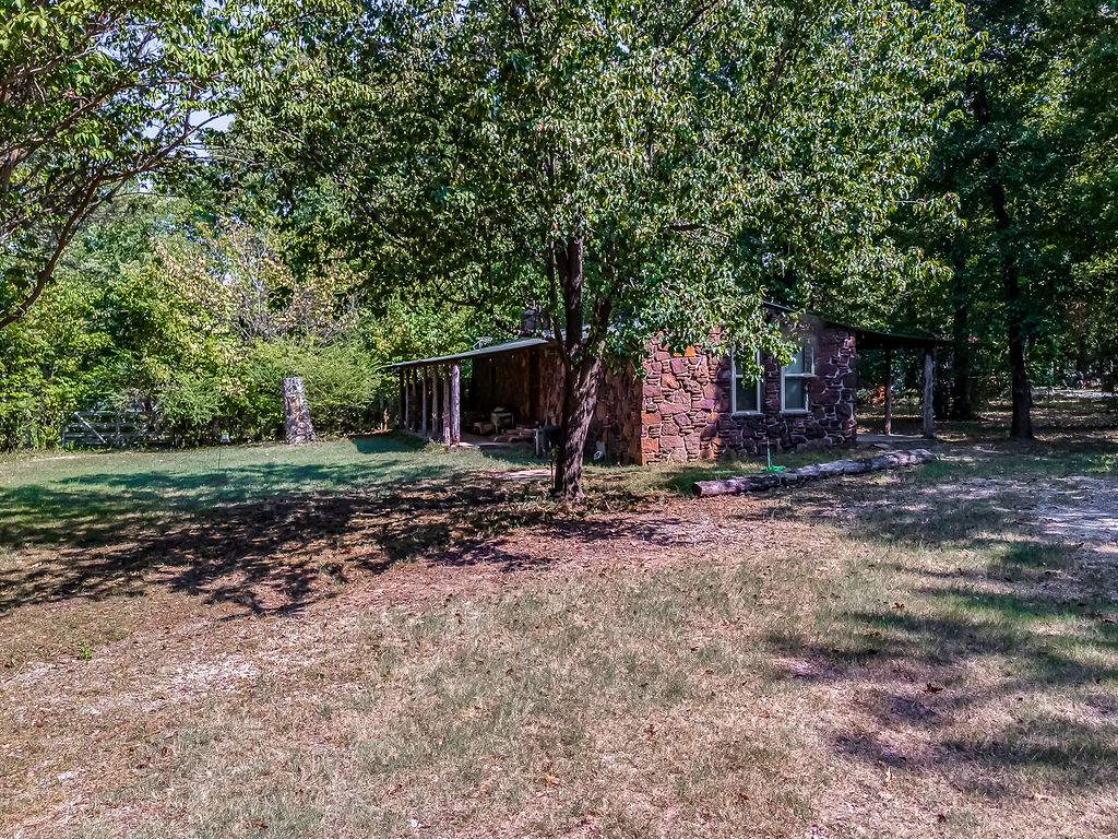 21243 W 898 Road Cookson OK 74427