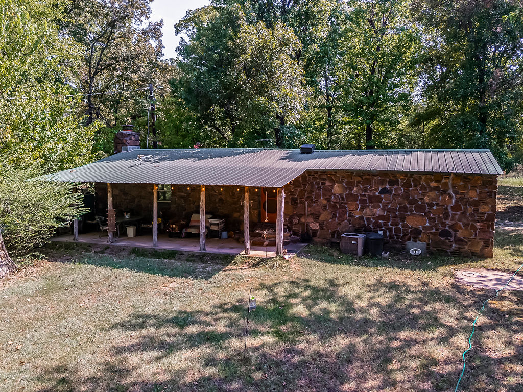 21243 W 898 Road Cookson OK 74427