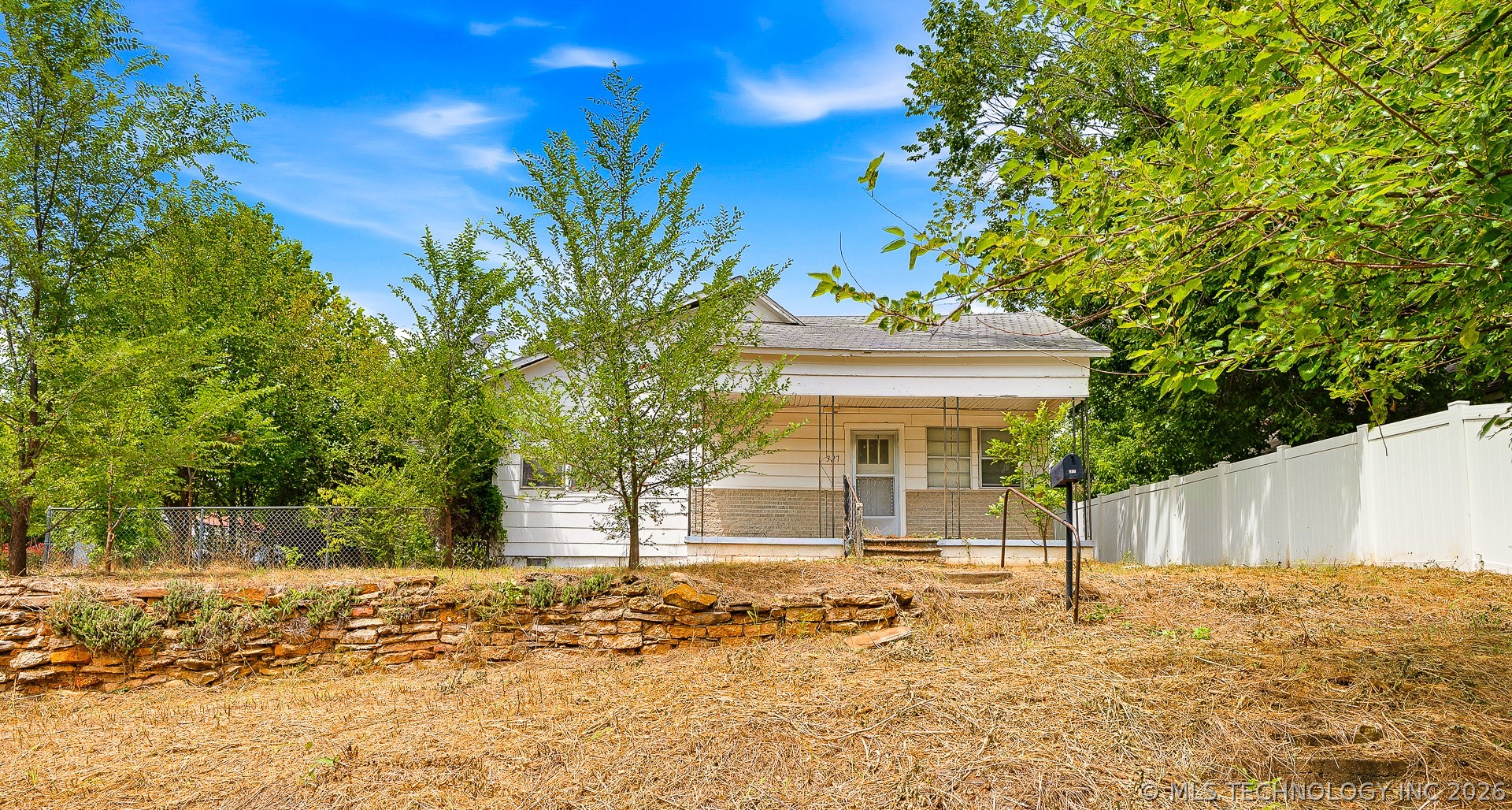 327 W 1st Street Konawa OK 74849