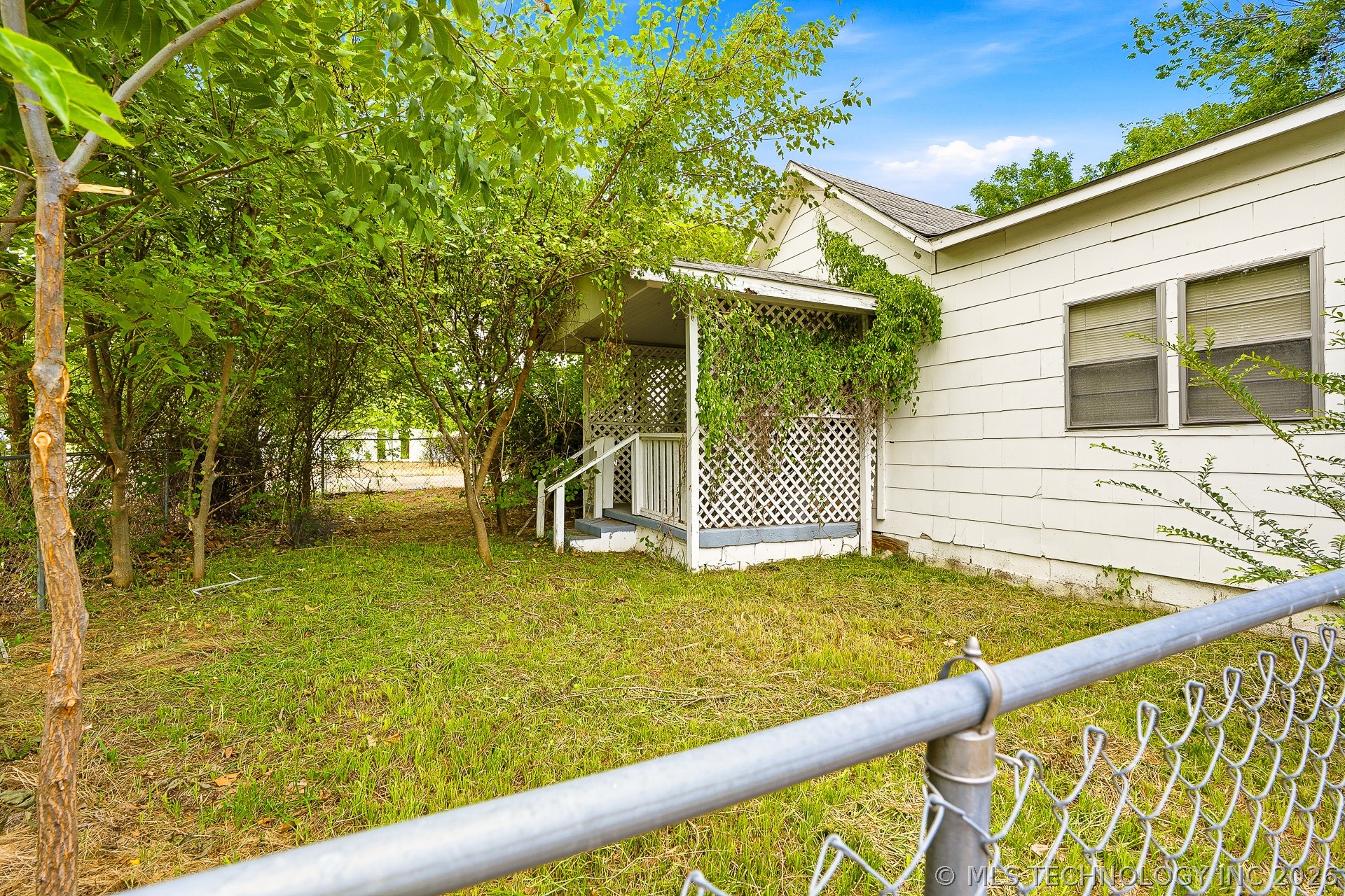 327 W 1st Street Konawa OK 74849