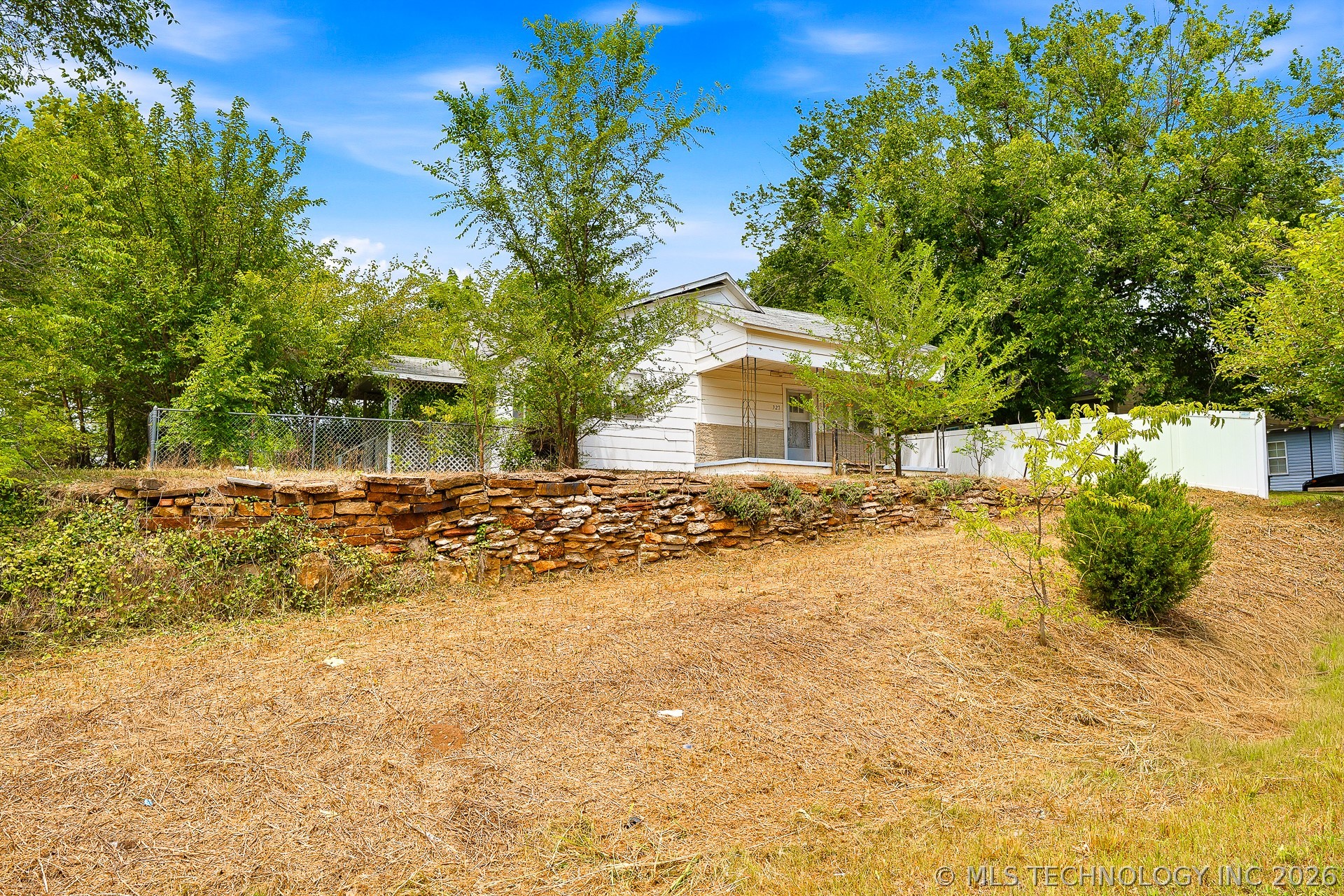 327 W 1st Street Konawa OK 74849