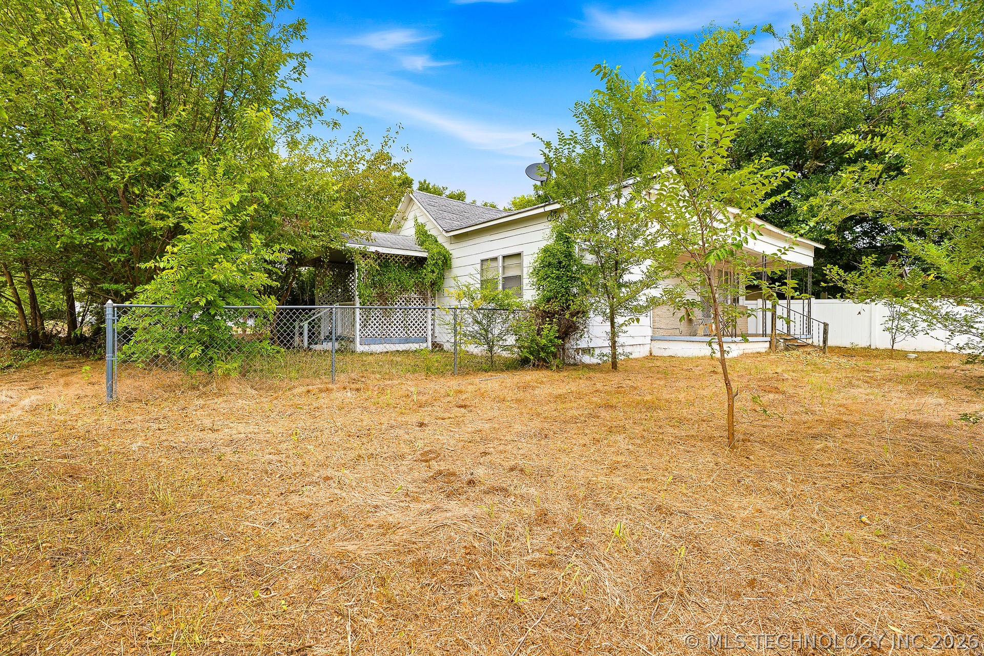 327 W 1st Street Konawa OK 74849