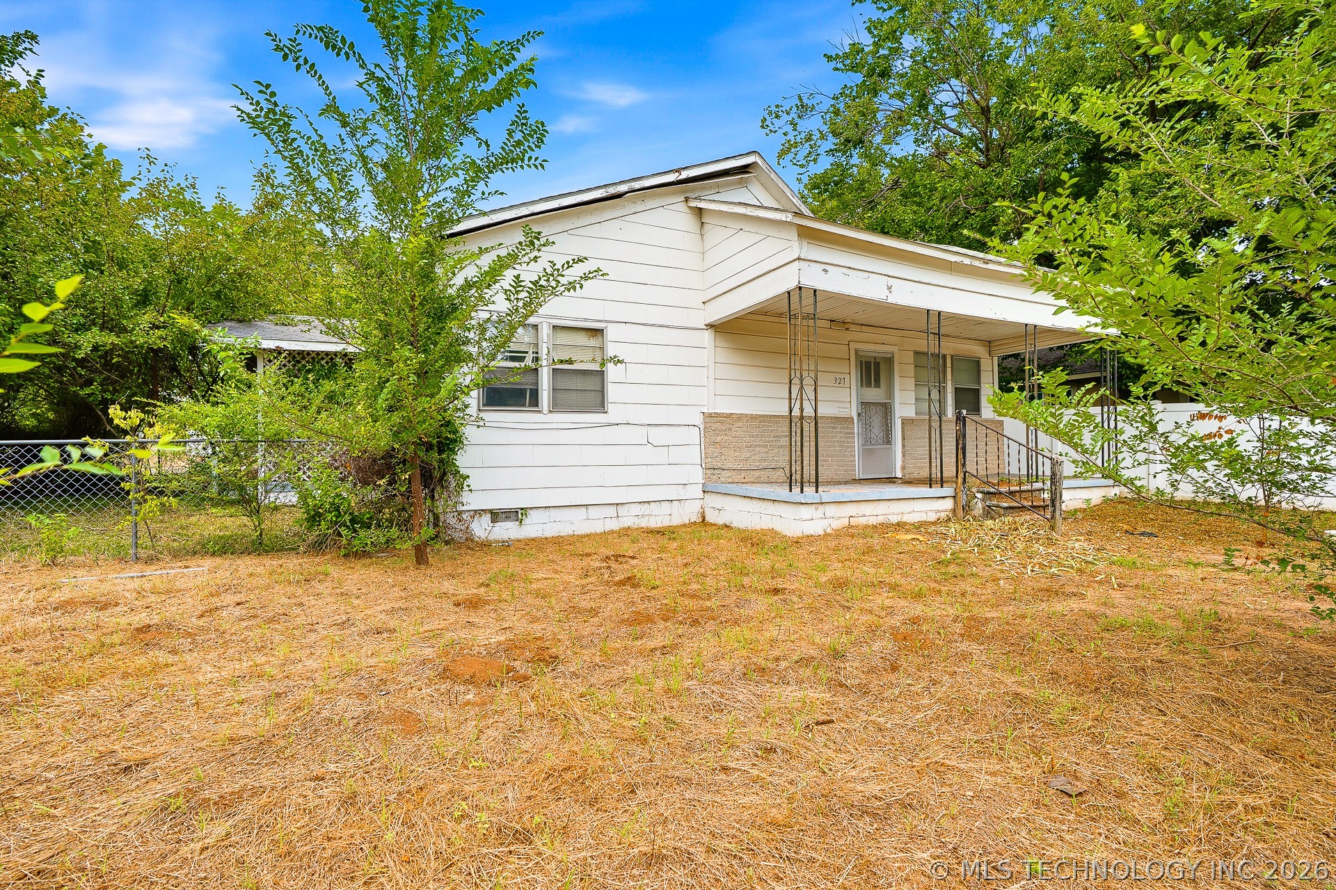 327 W 1st Street Konawa OK 74849