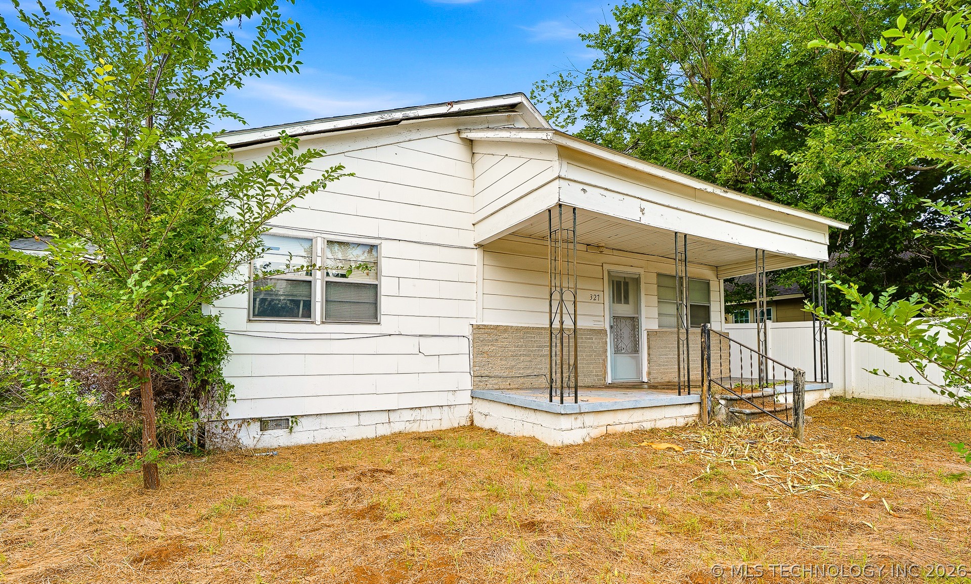 327 W 1st Street Konawa OK 74849