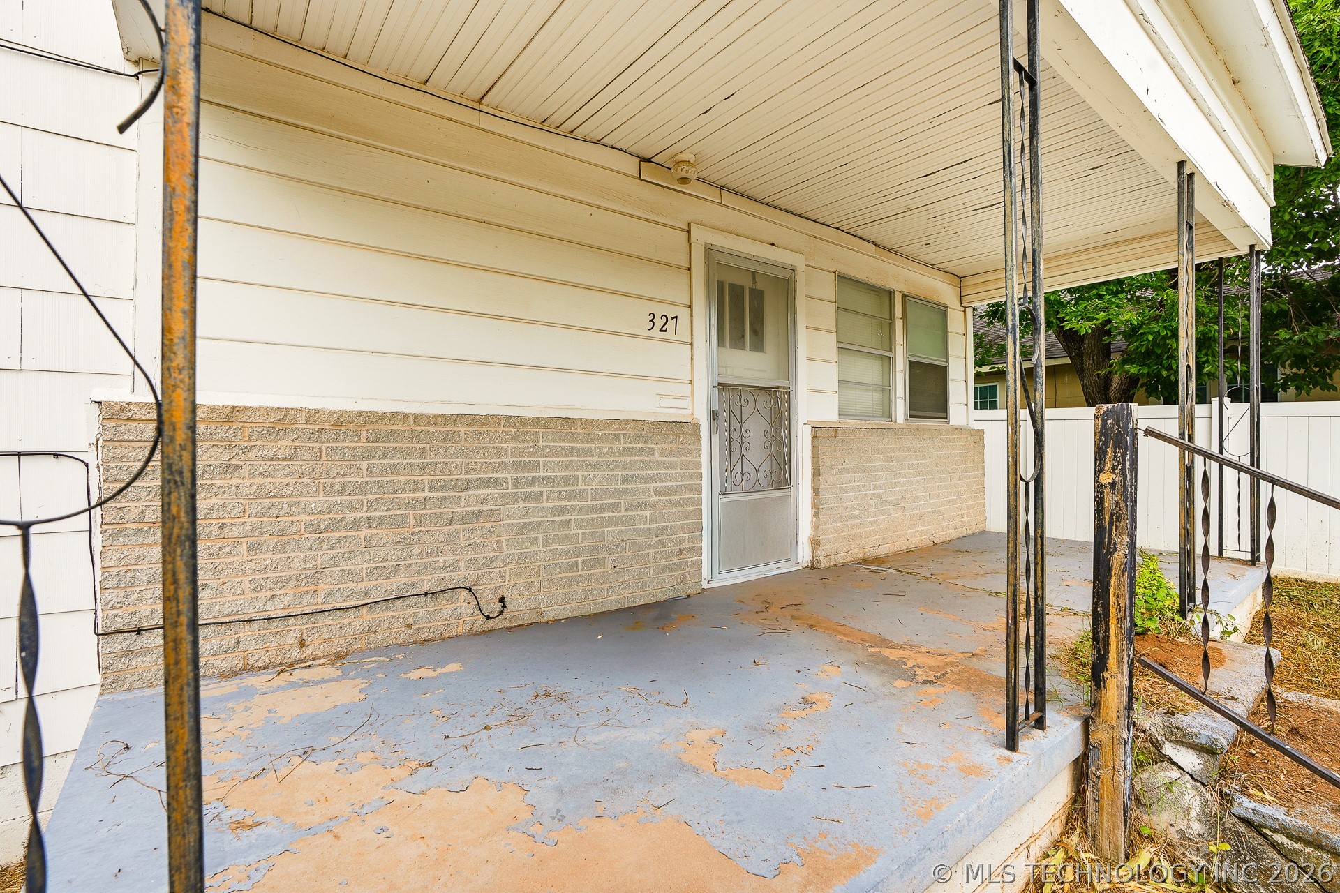 327 W 1st Street Konawa OK 74849