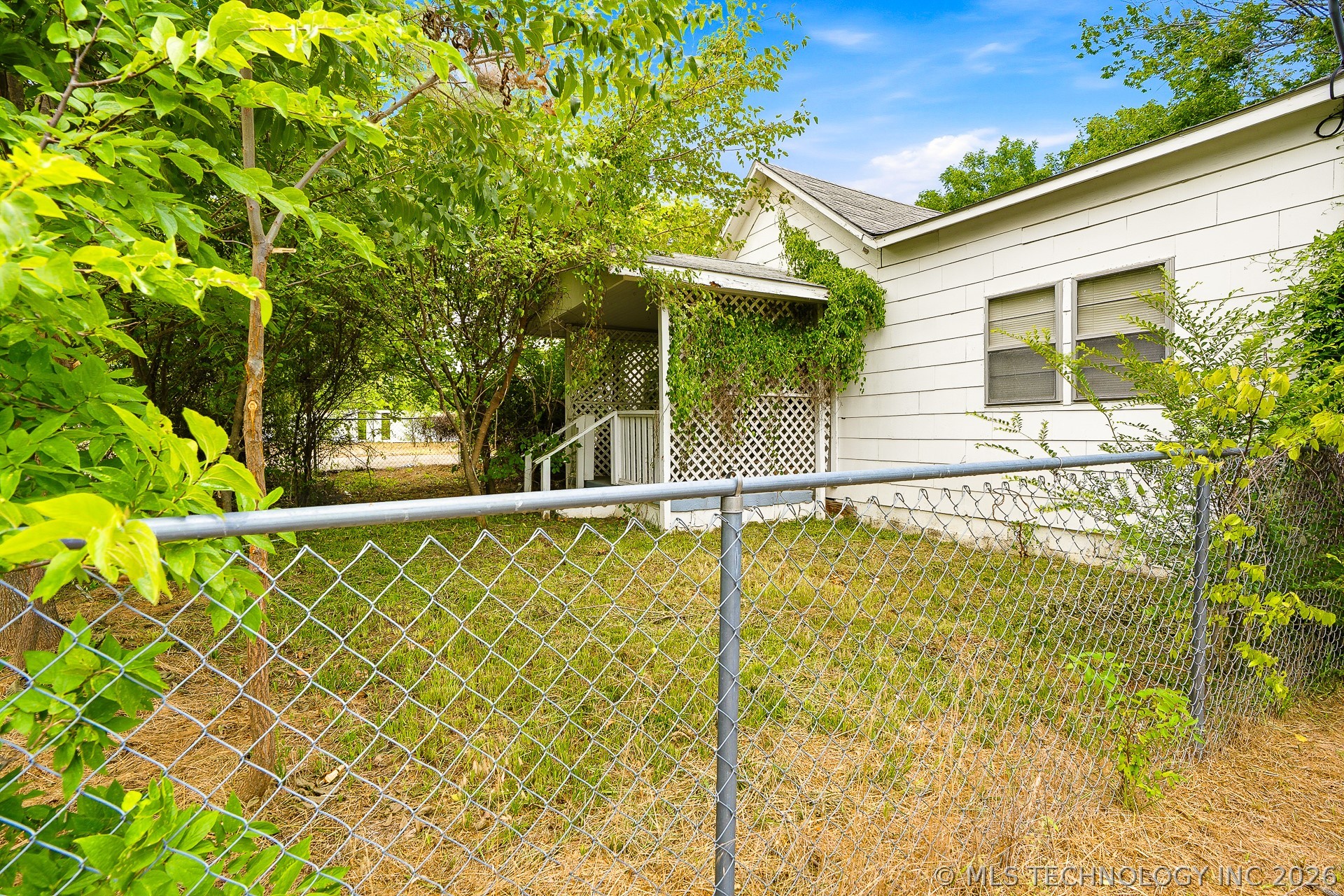 327 W 1st Street Konawa OK 74849